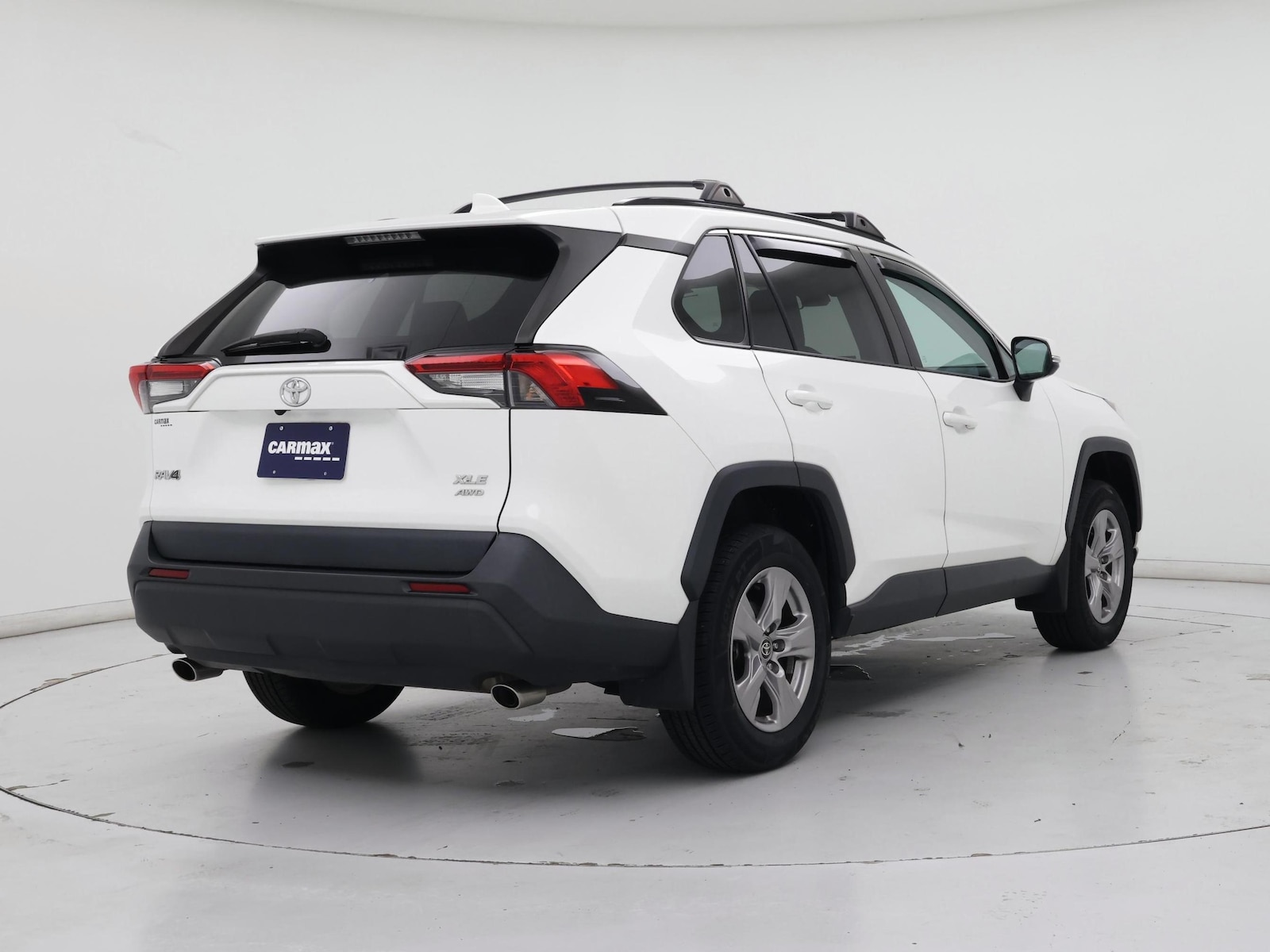 2022 Toyota RAV4 XLE - Photo 9