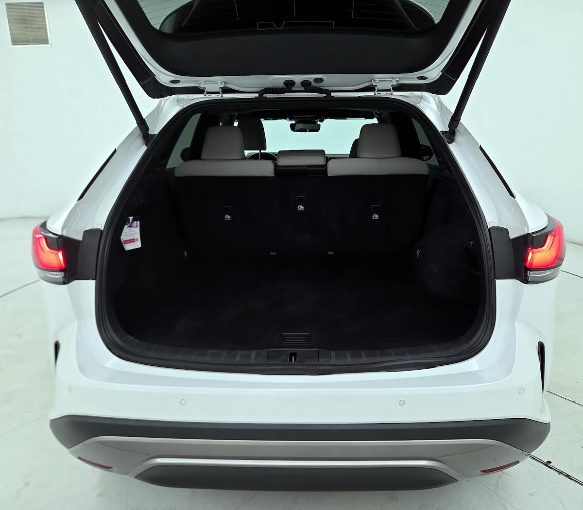 Trunk/Cargo (Seats Up)