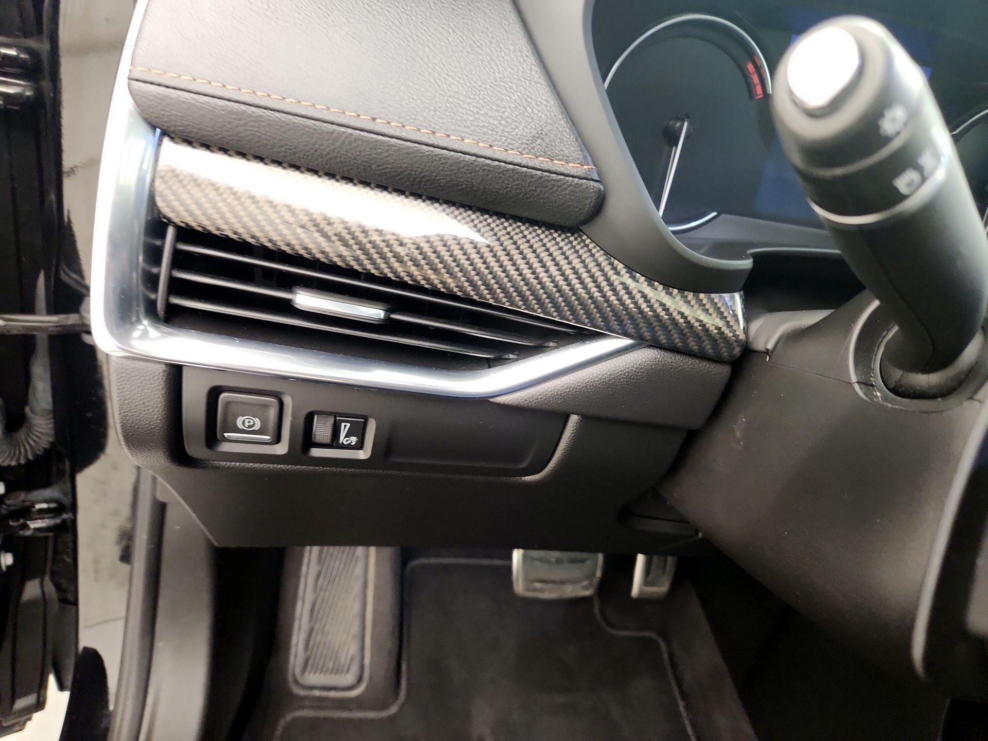 Thumbnail: 2021 Cadillac XT4 - 11