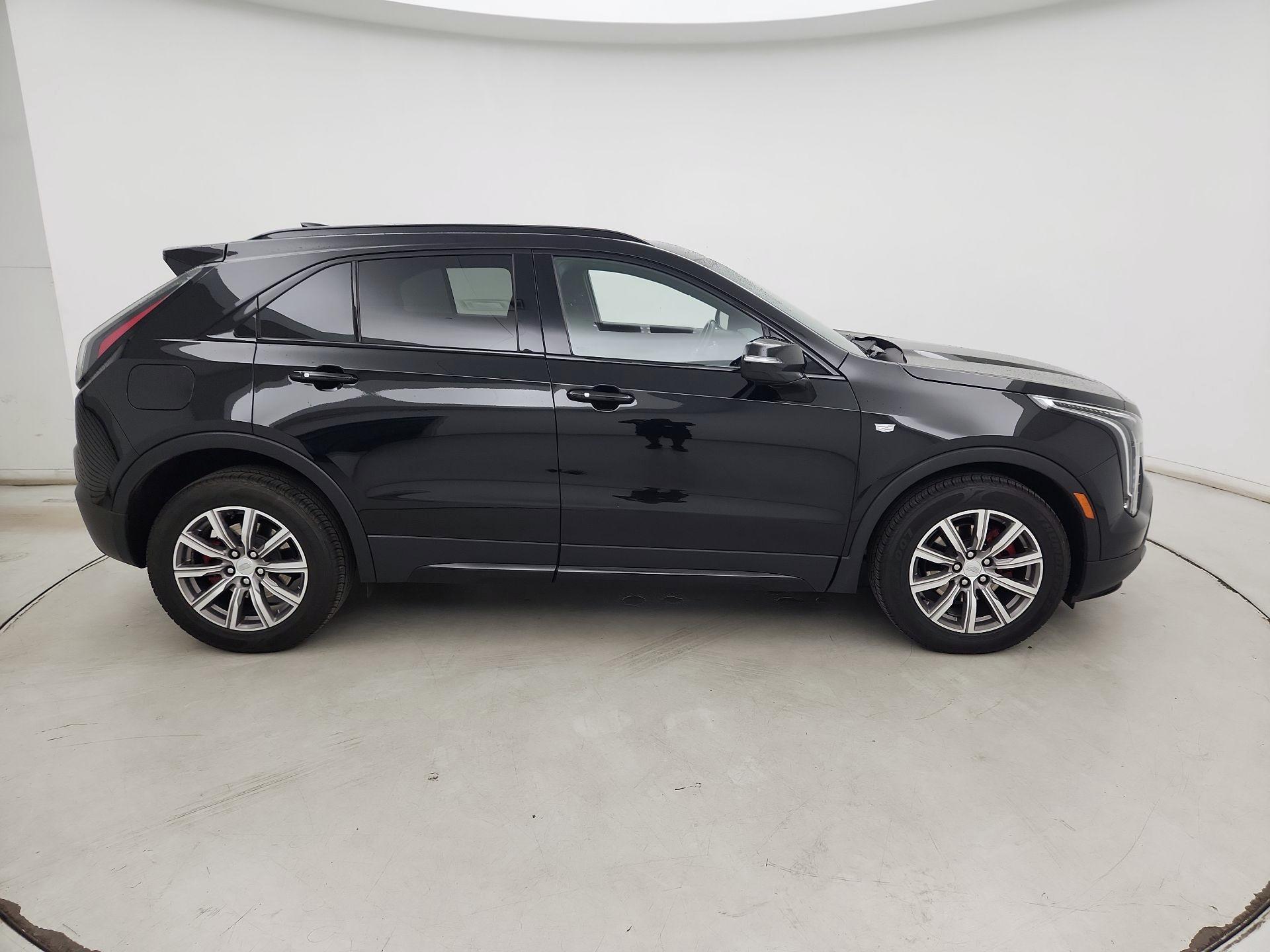 Thumbnail: 2021 Cadillac XT4 - 4