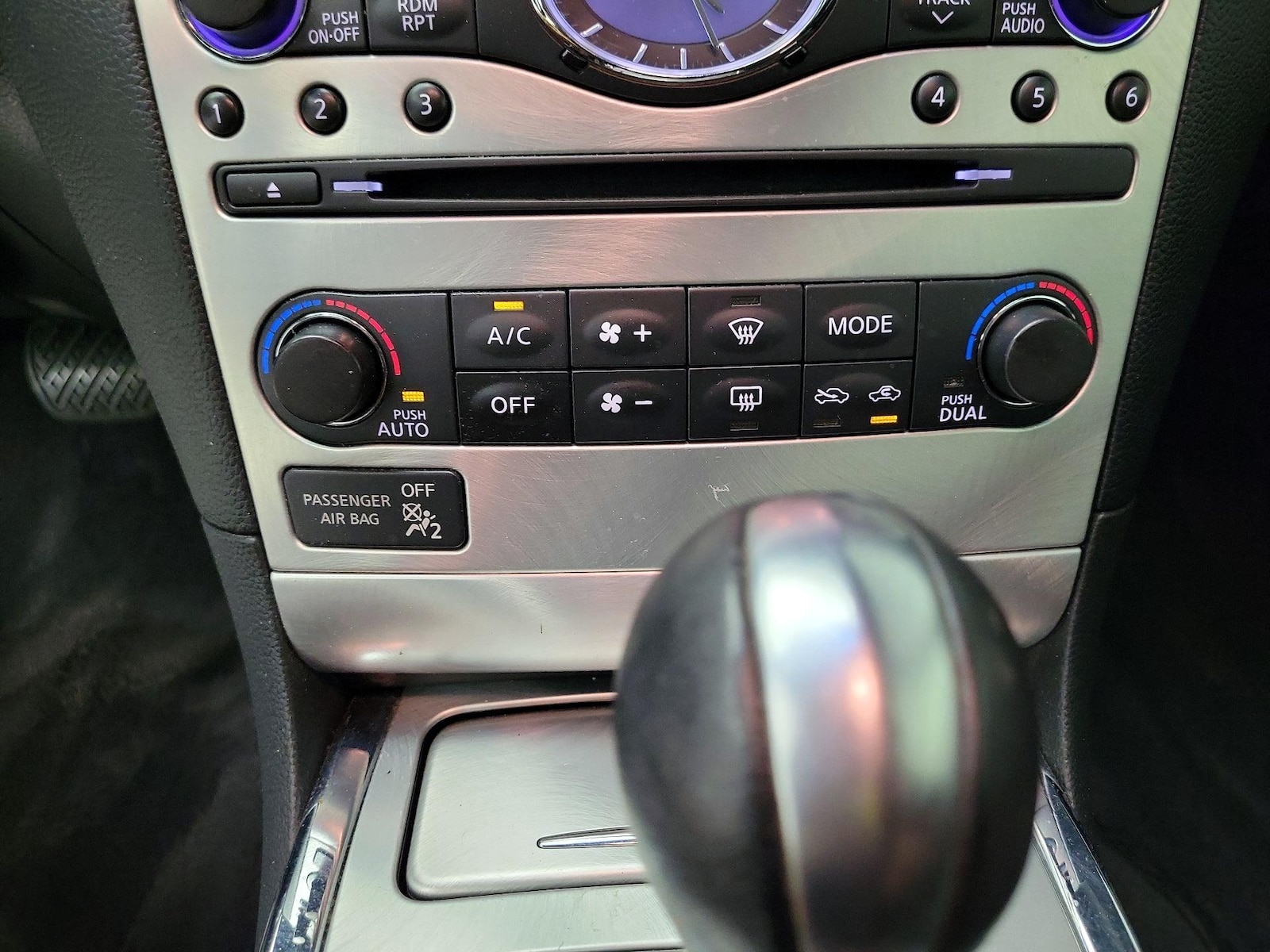2014 INFINITI Q60 Convertible Base - Photo 18