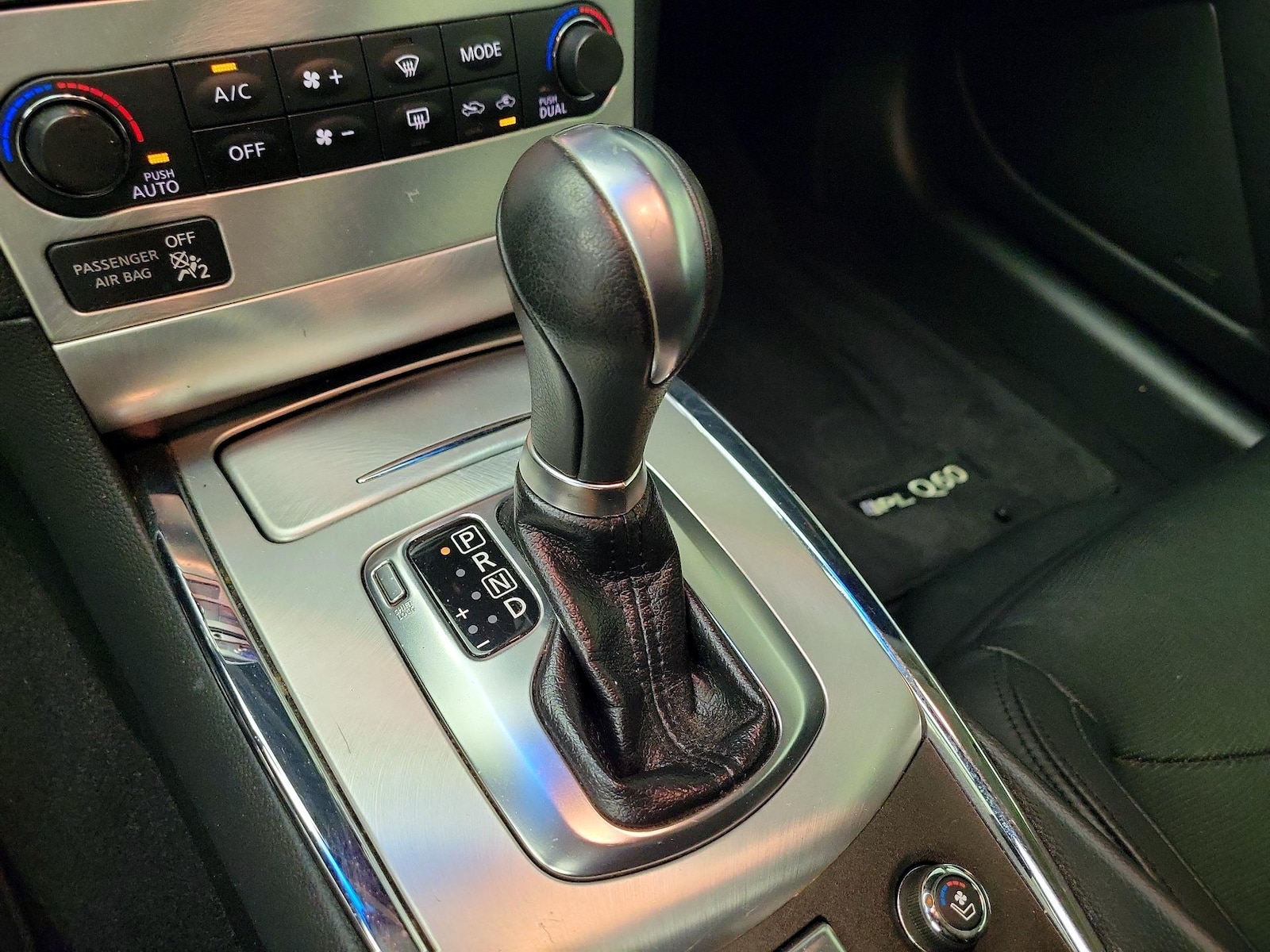 2014 INFINITI Q60 Convertible Base - Photo 19