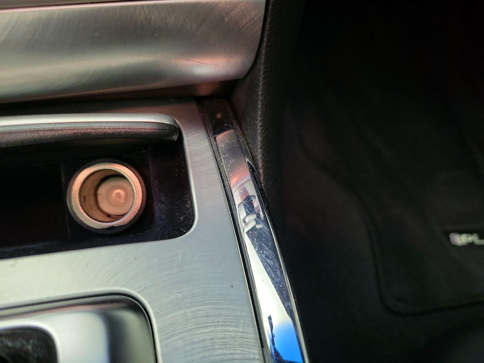 2014 INFINITI Q60 Convertible Base - Photo 20