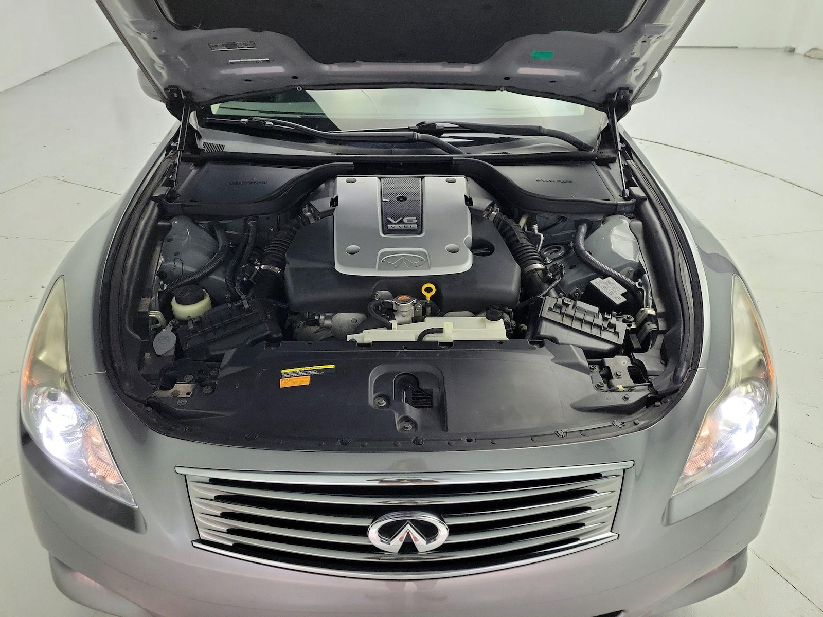 2014 INFINITI Q60 Convertible Base - Photo 23