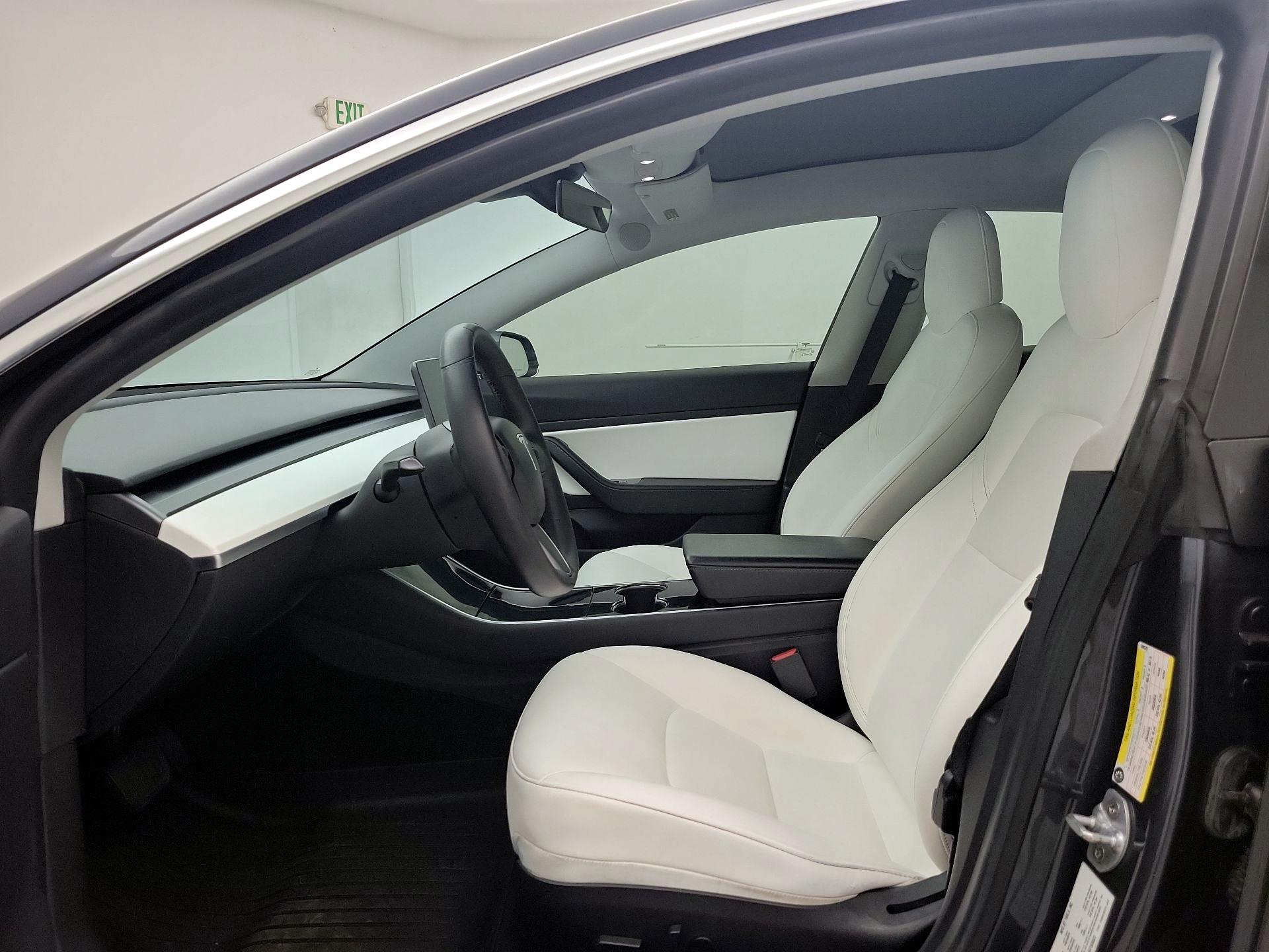 Thumbnail: 2019 Tesla Model 3 - 11