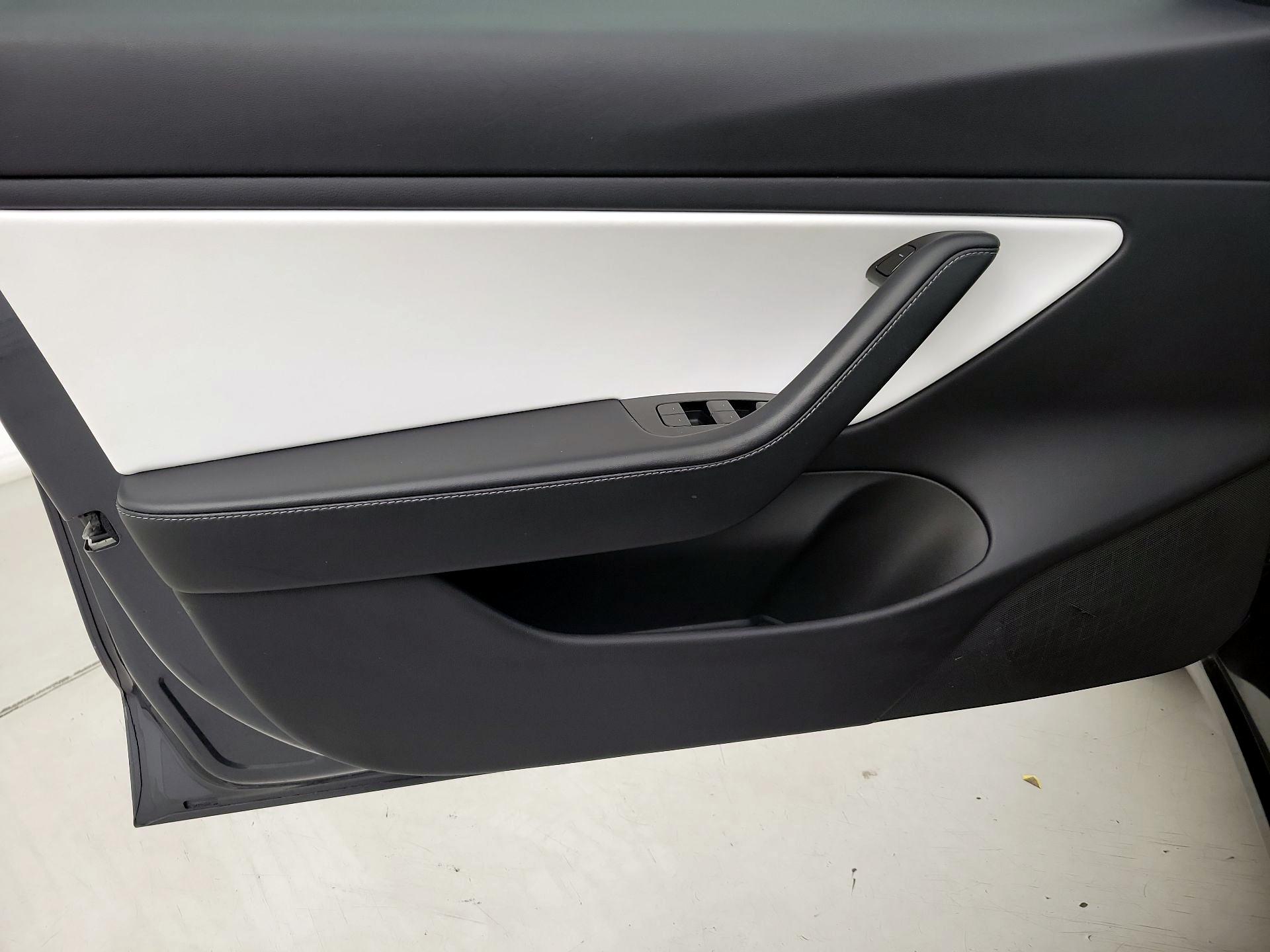 Thumbnail: 2019 Tesla Model 3 - 12