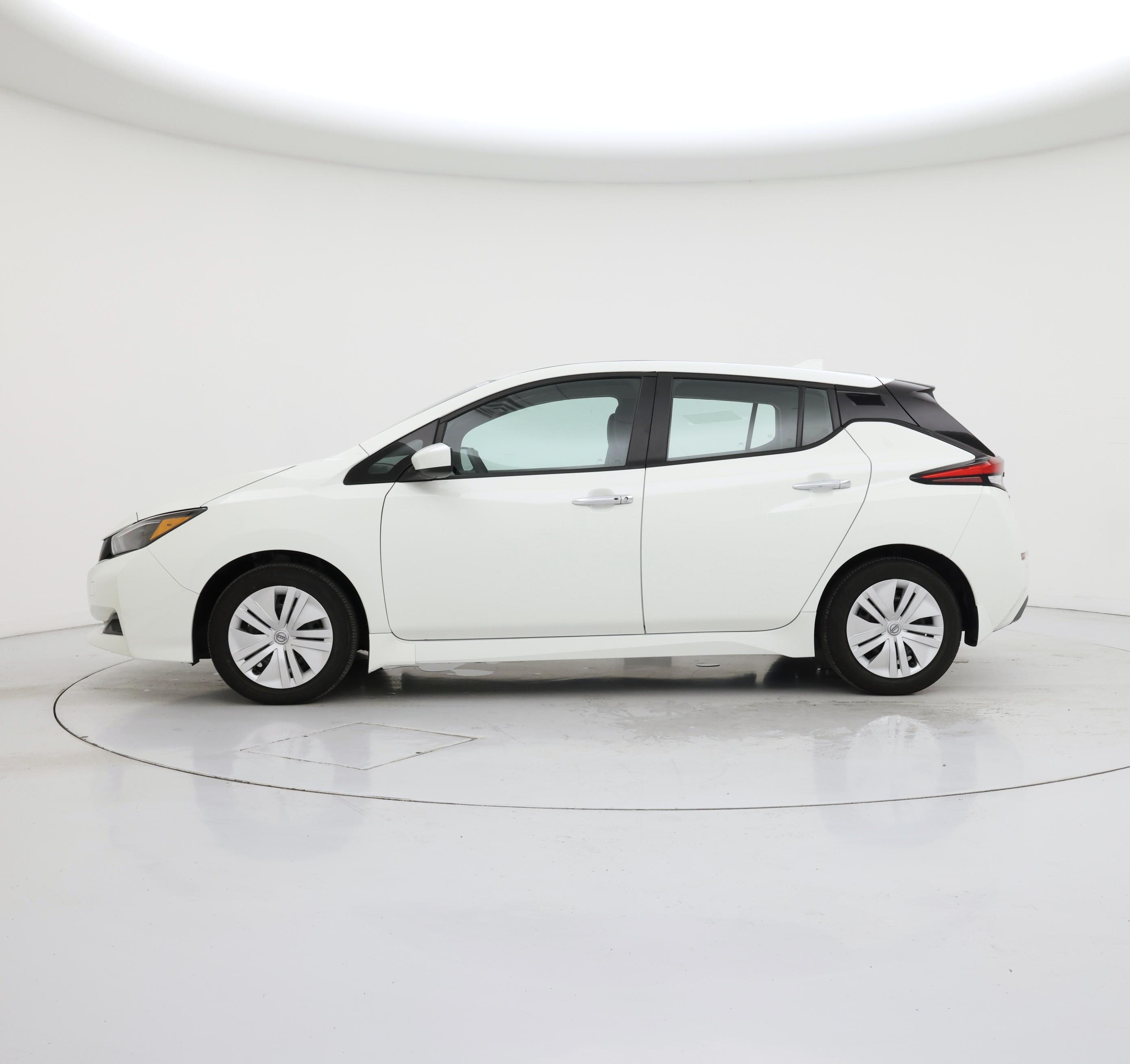 Thumbnail: 2023 Nissan Leaf - 3