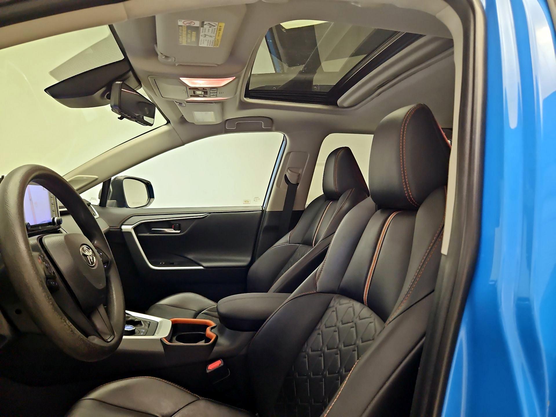 Thumbnail: 2019 Toyota RAV4 - 20