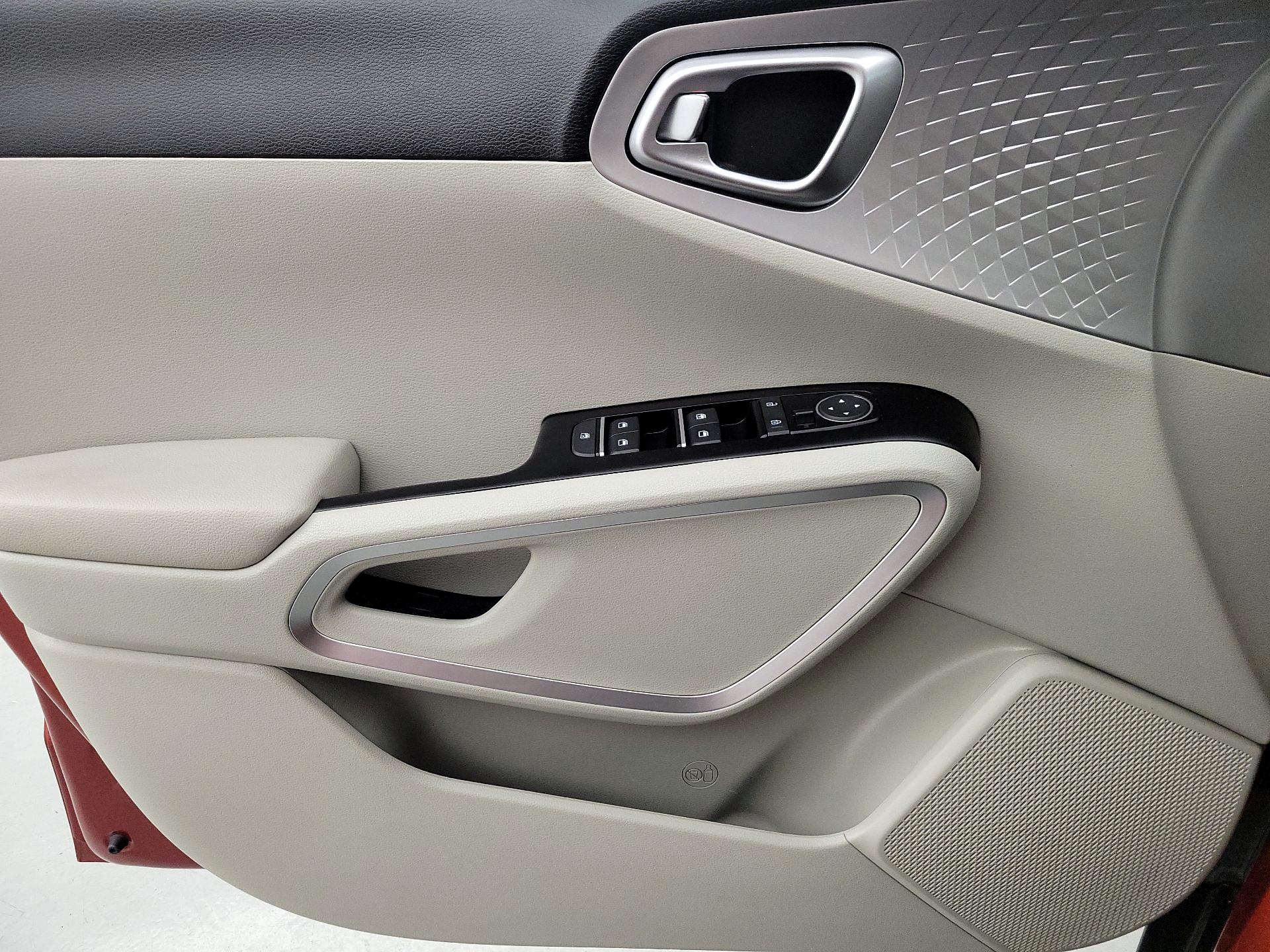 Thumbnail: 2023 Kia Soul - 12
