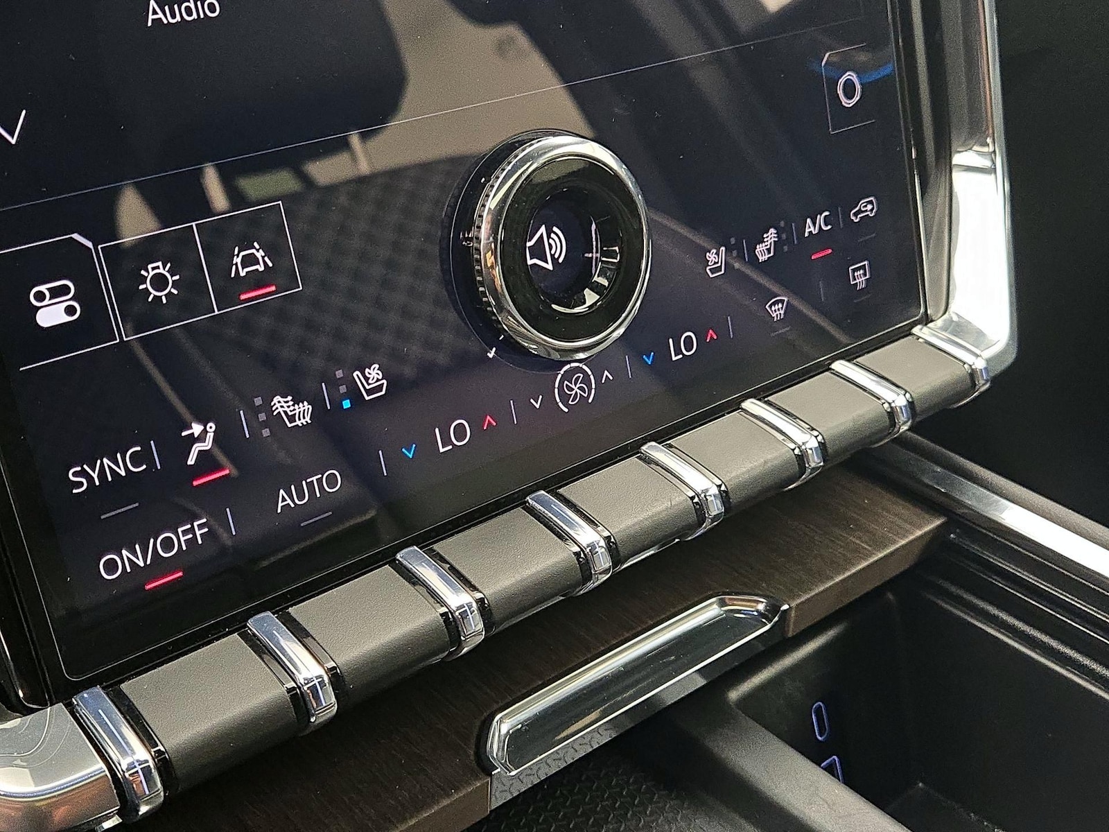 2026 GMC Acadia Denali - Photo 17