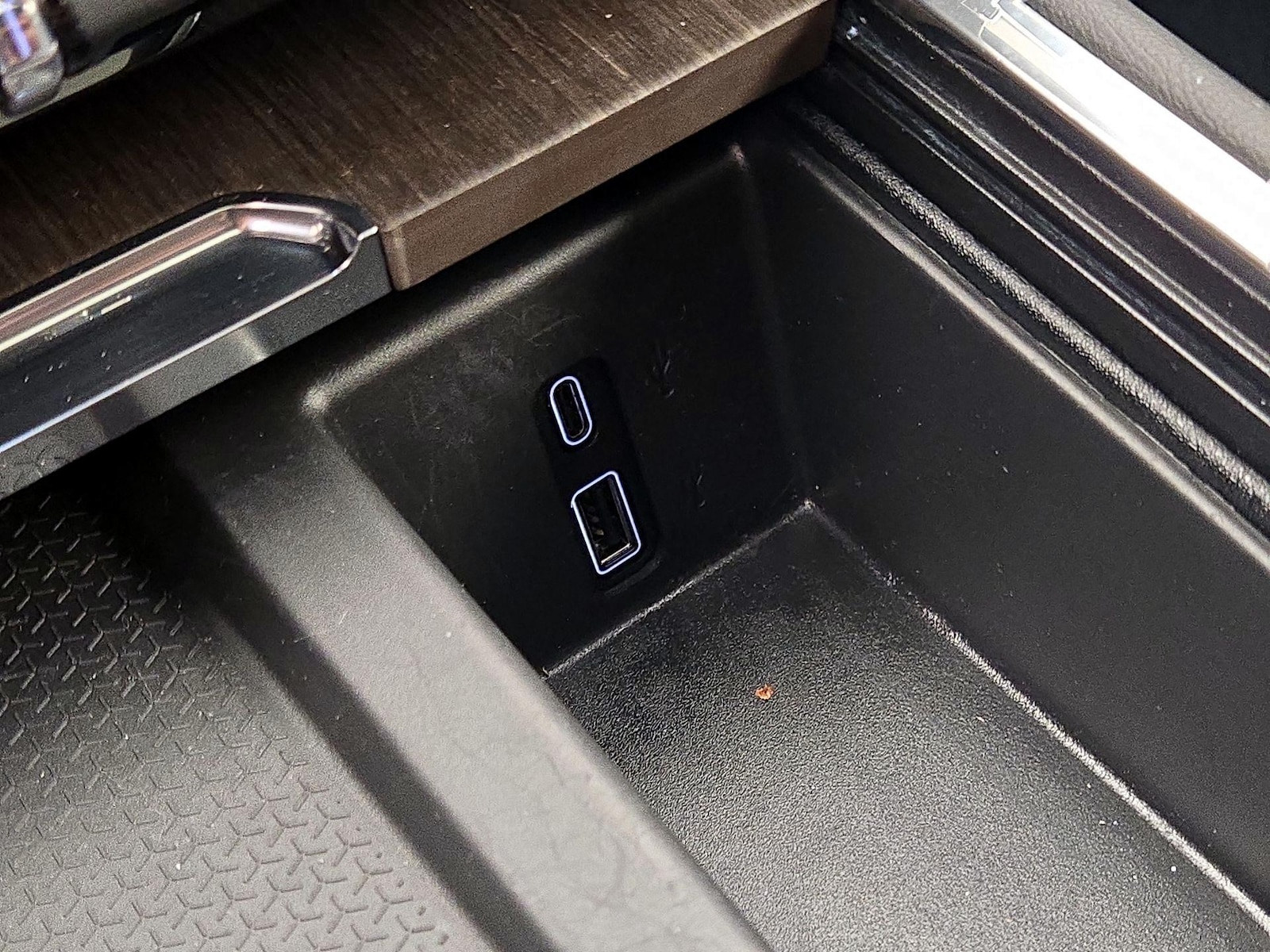 2026 GMC Acadia Denali - Photo 19