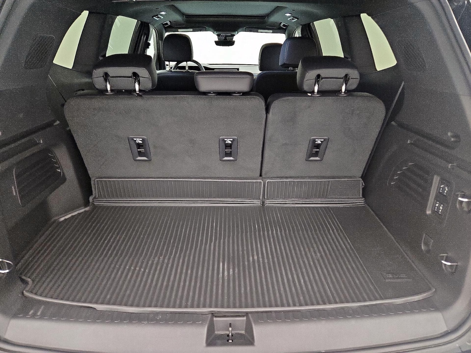 2026 GMC Acadia Denali - Photo 23