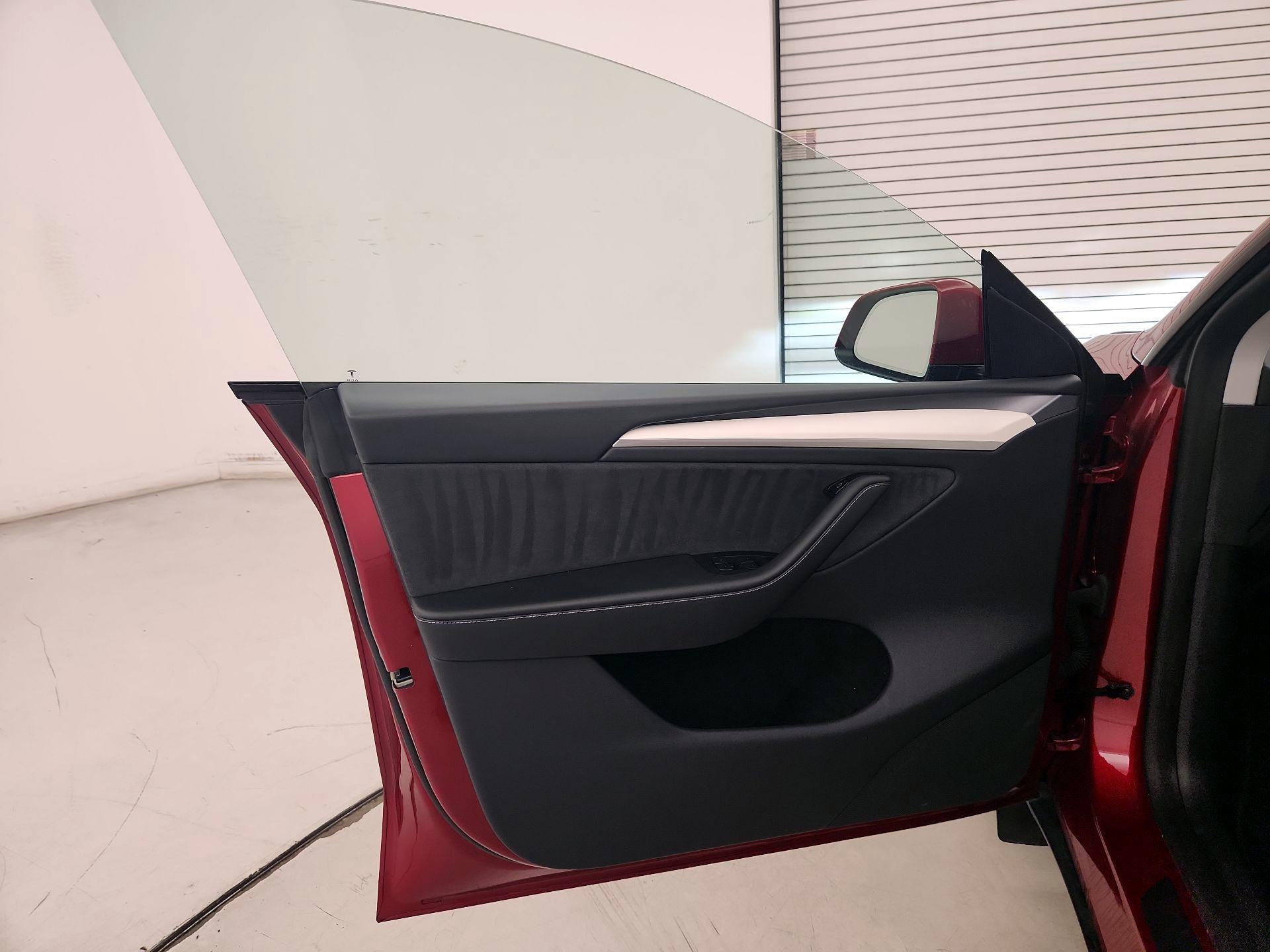 Thumbnail: 2024 Tesla Model Y - 10