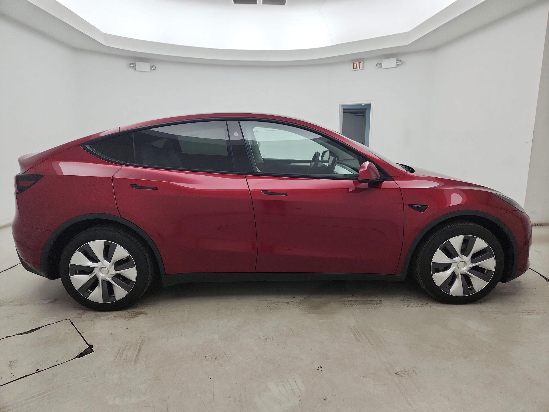 Thumbnail: 2024 Tesla Model Y - 4