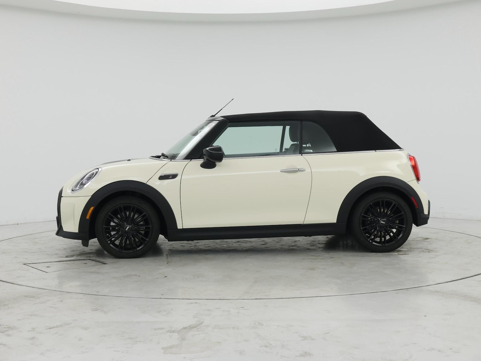 2022 MINI Convertible S - Photo 4