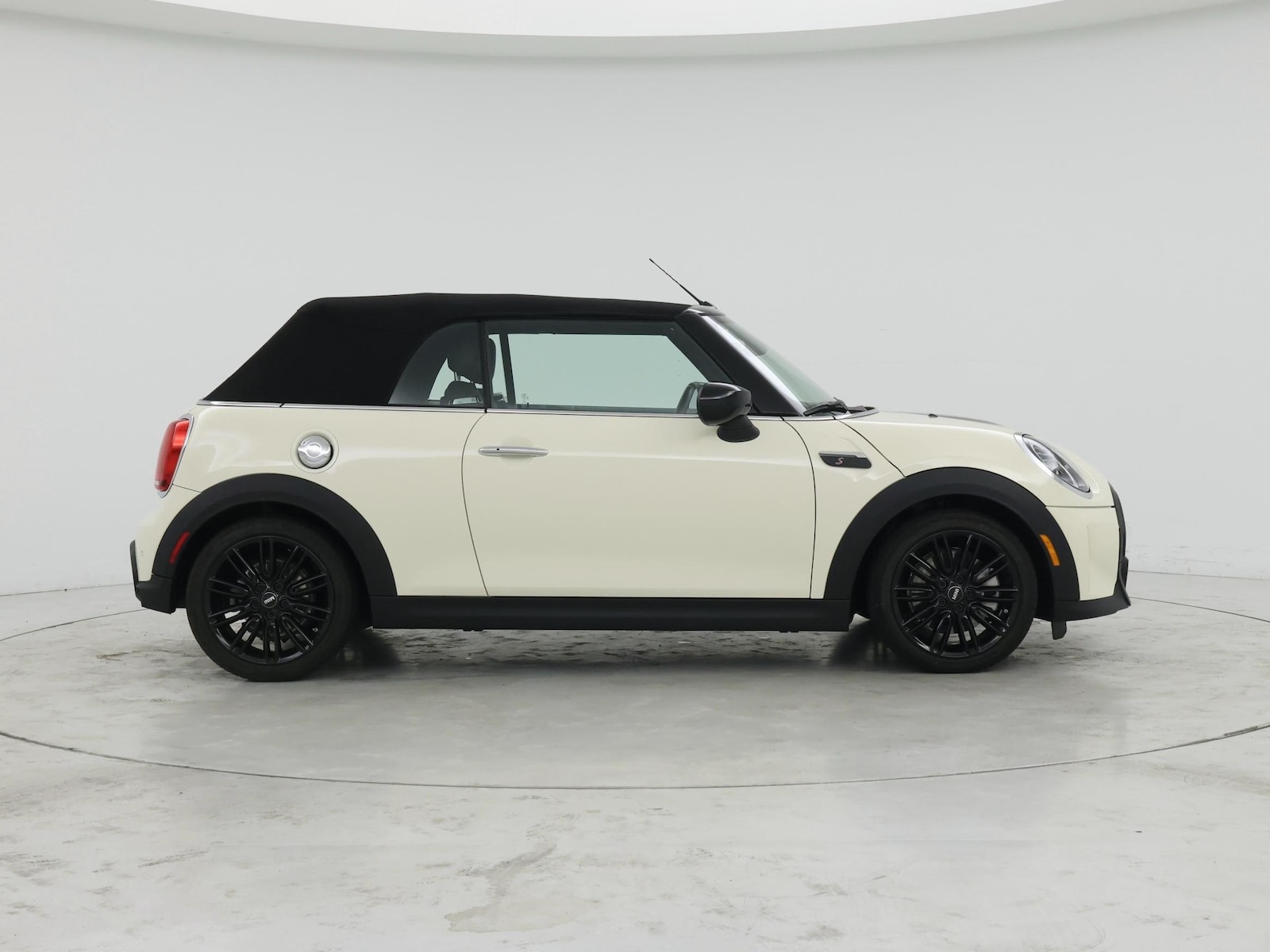 2022 MINI Convertible S - Photo 8