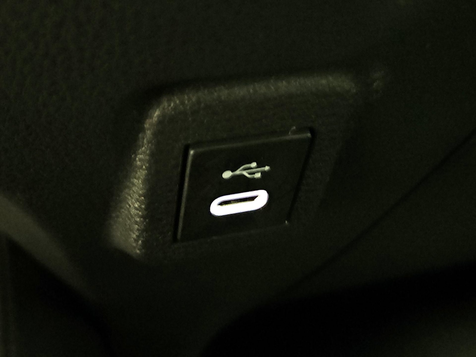 2025 Toyota Corolla SE - Photo 19