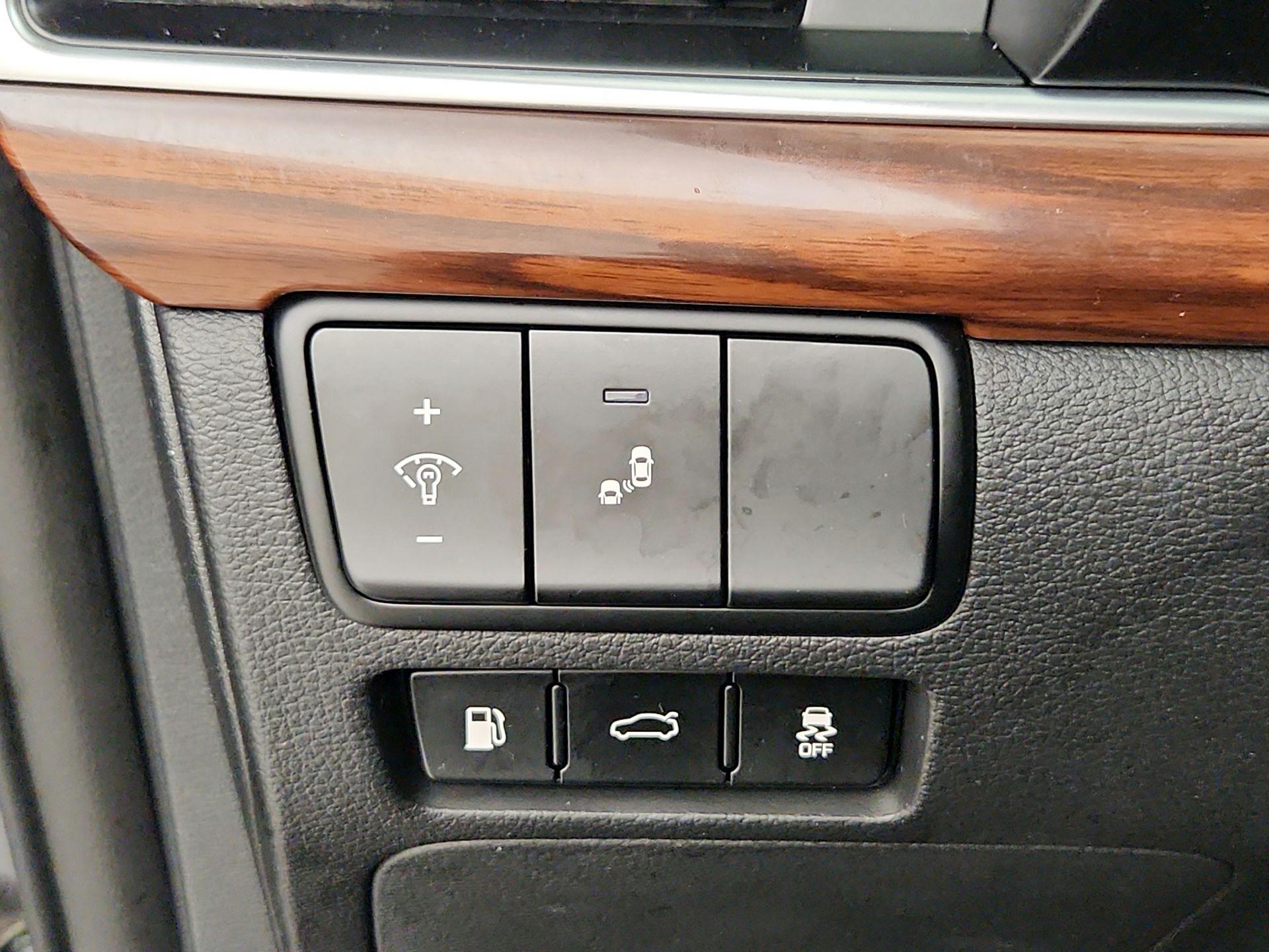 Thumbnail: 2019 Kia Cadenza - 13