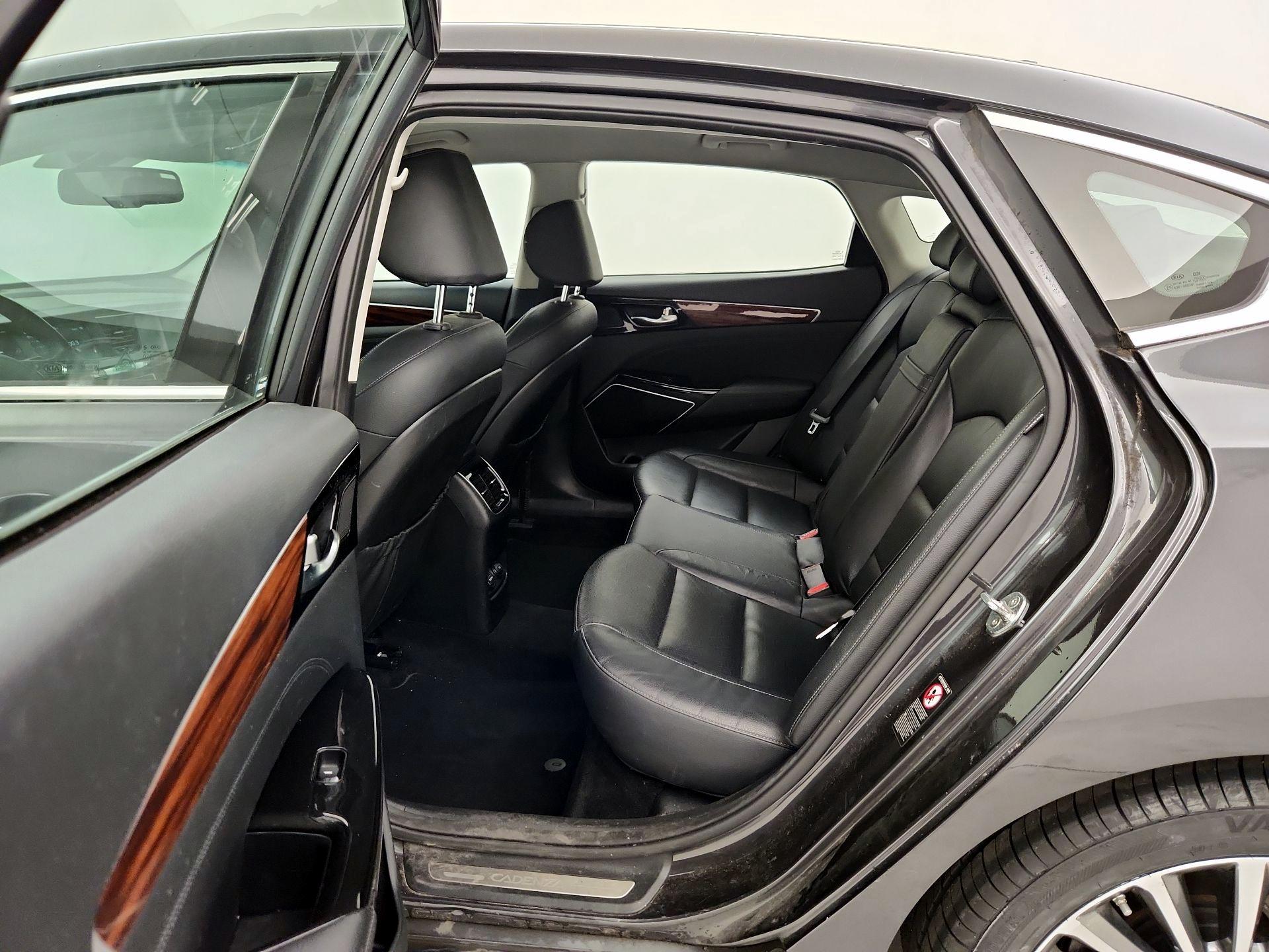 Thumbnail: 2019 Kia Cadenza - 19