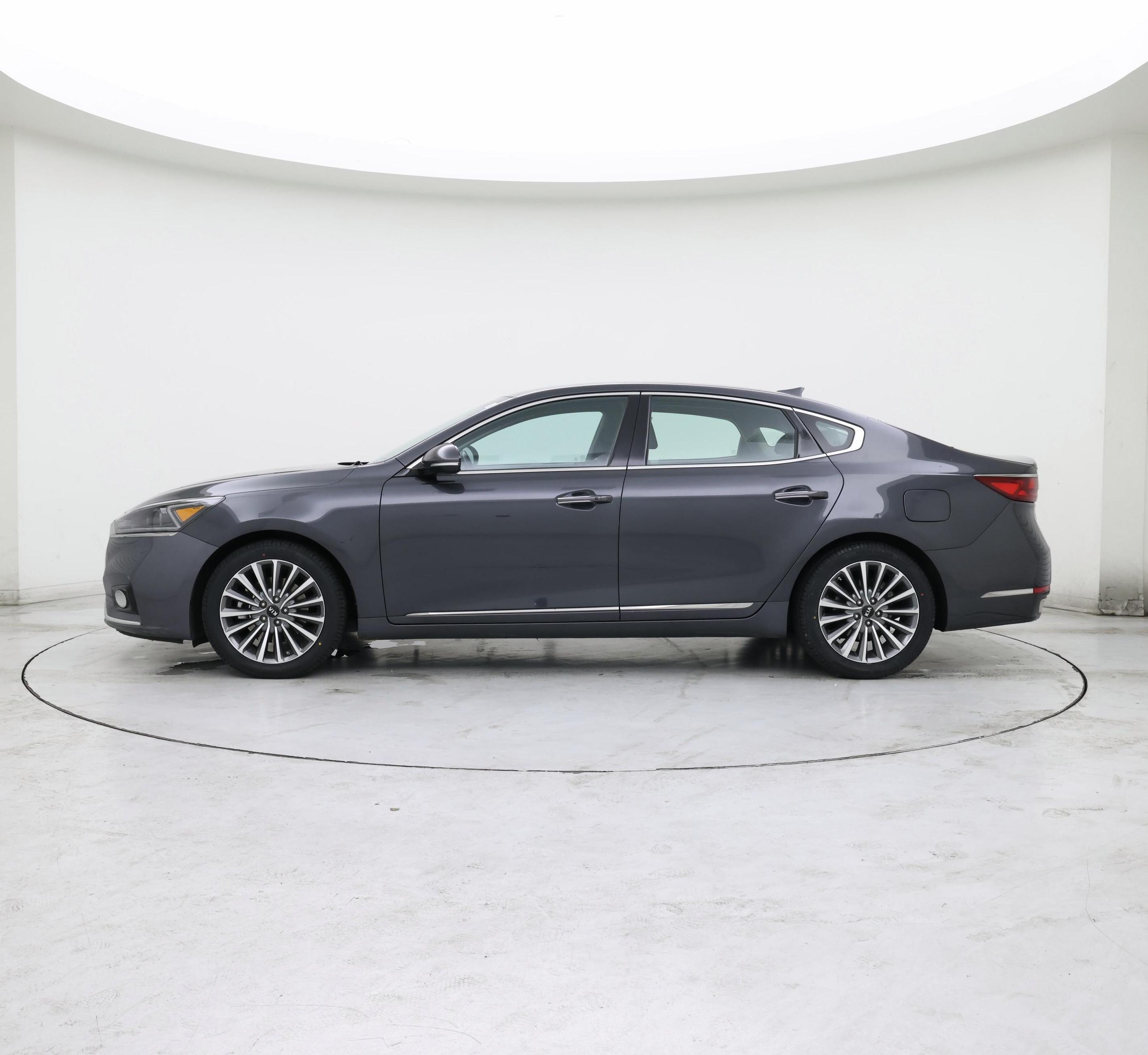 Thumbnail: 2019 Kia Cadenza - 3