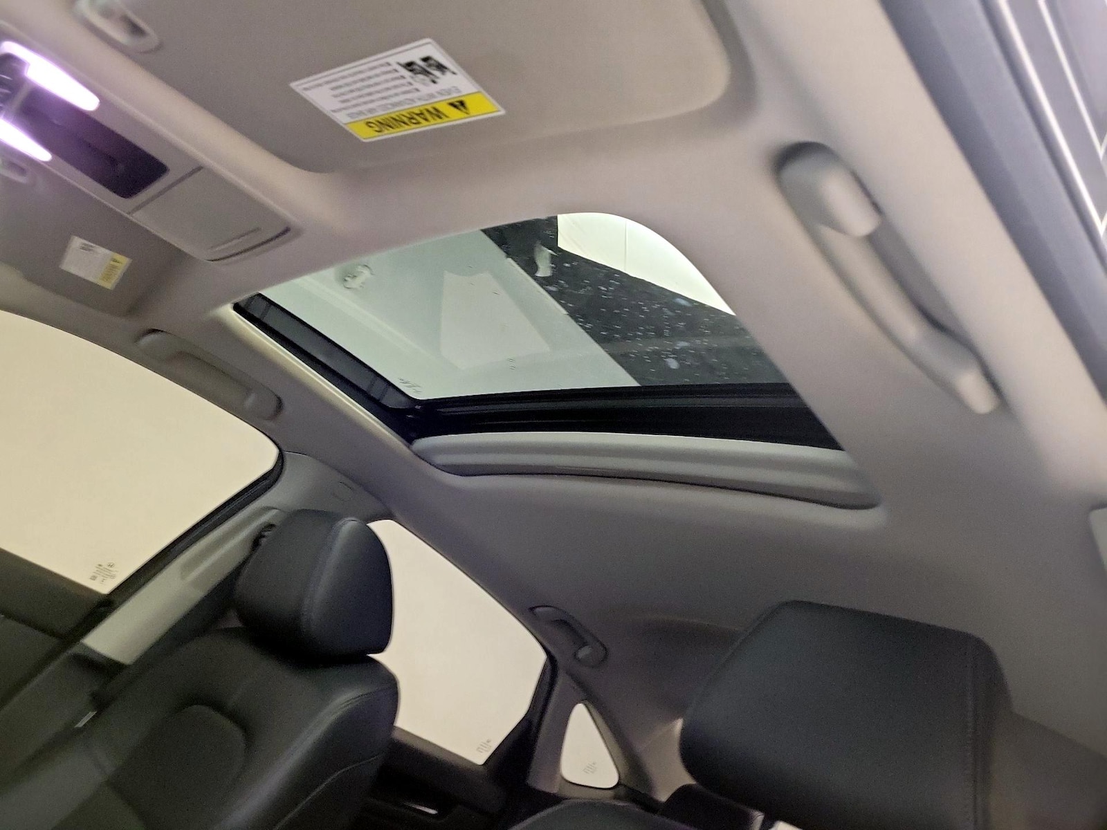 Sunroof(s) & Overhead Airbags