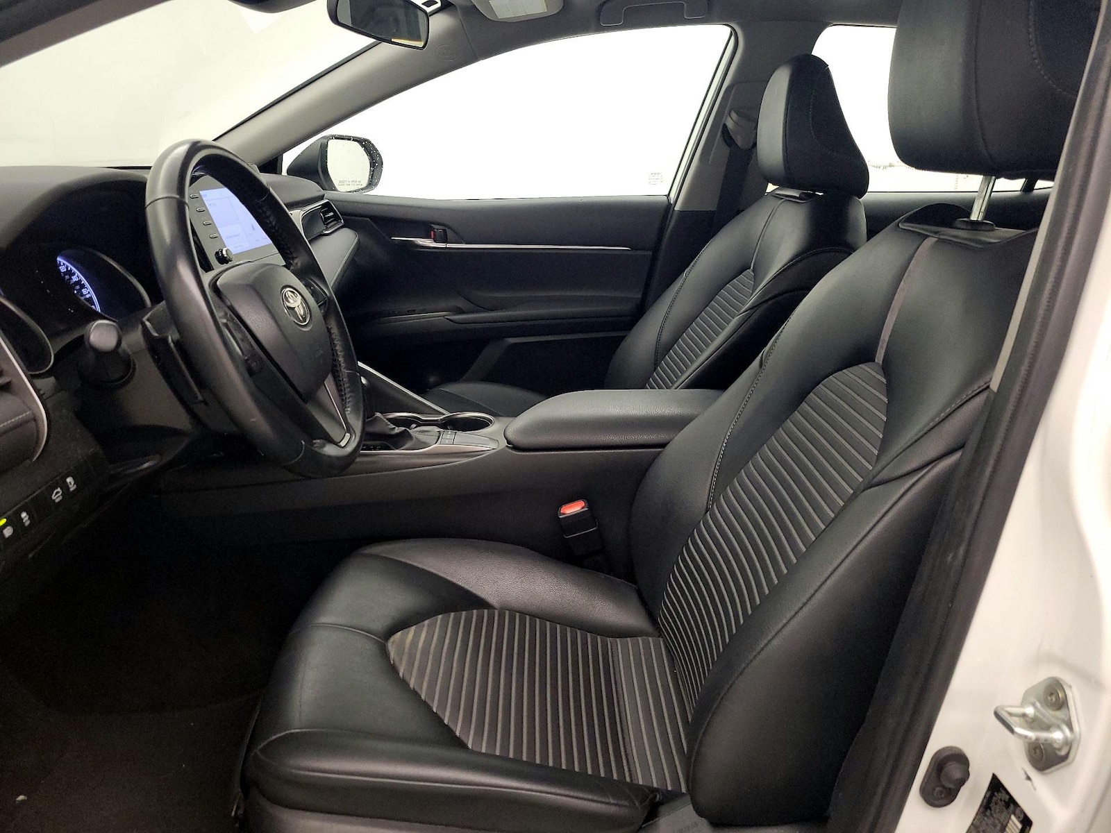 Power Seat(s) & Side Airbags