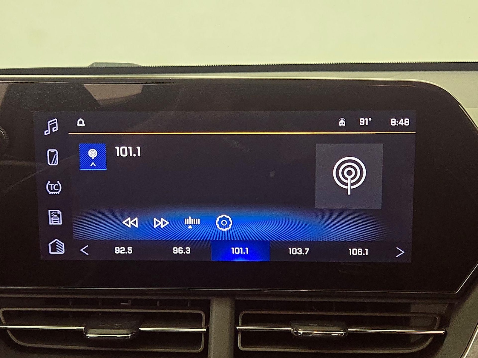 2025 Chevrolet Trax Activ - Photo 16