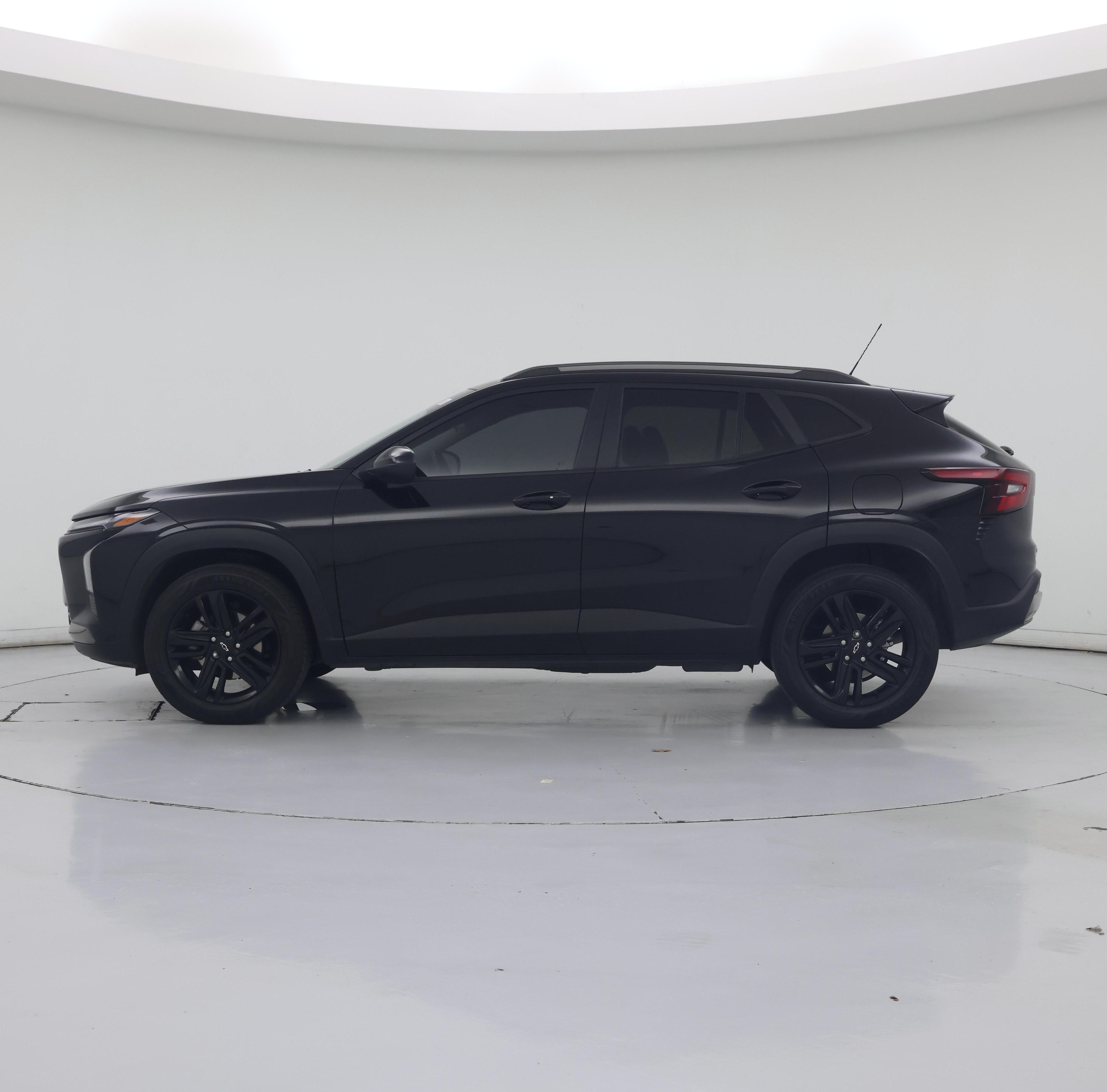Thumbnail: 2025 Chevrolet Trax - 3