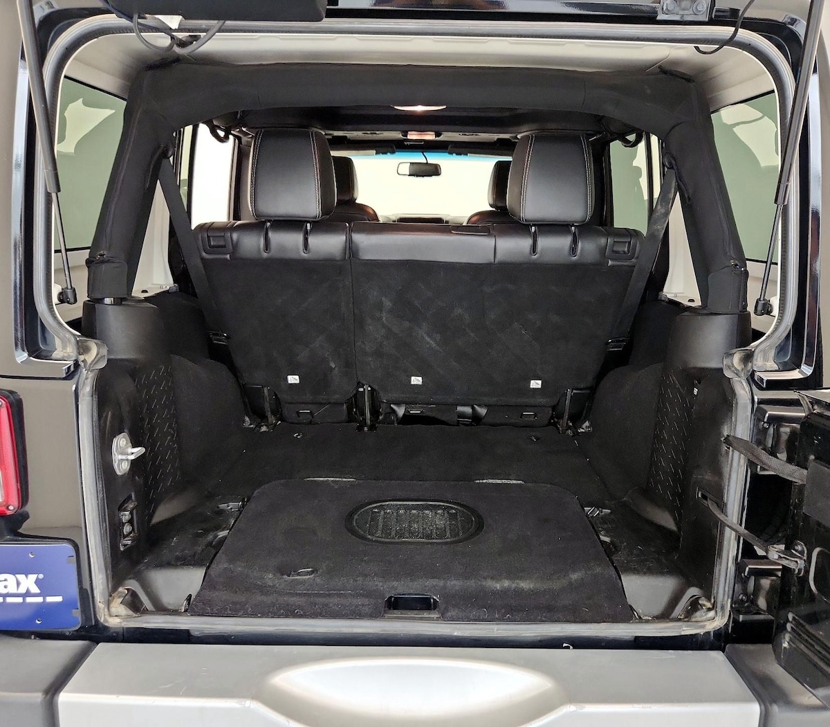 Trunk/Cargo (Seats Up)