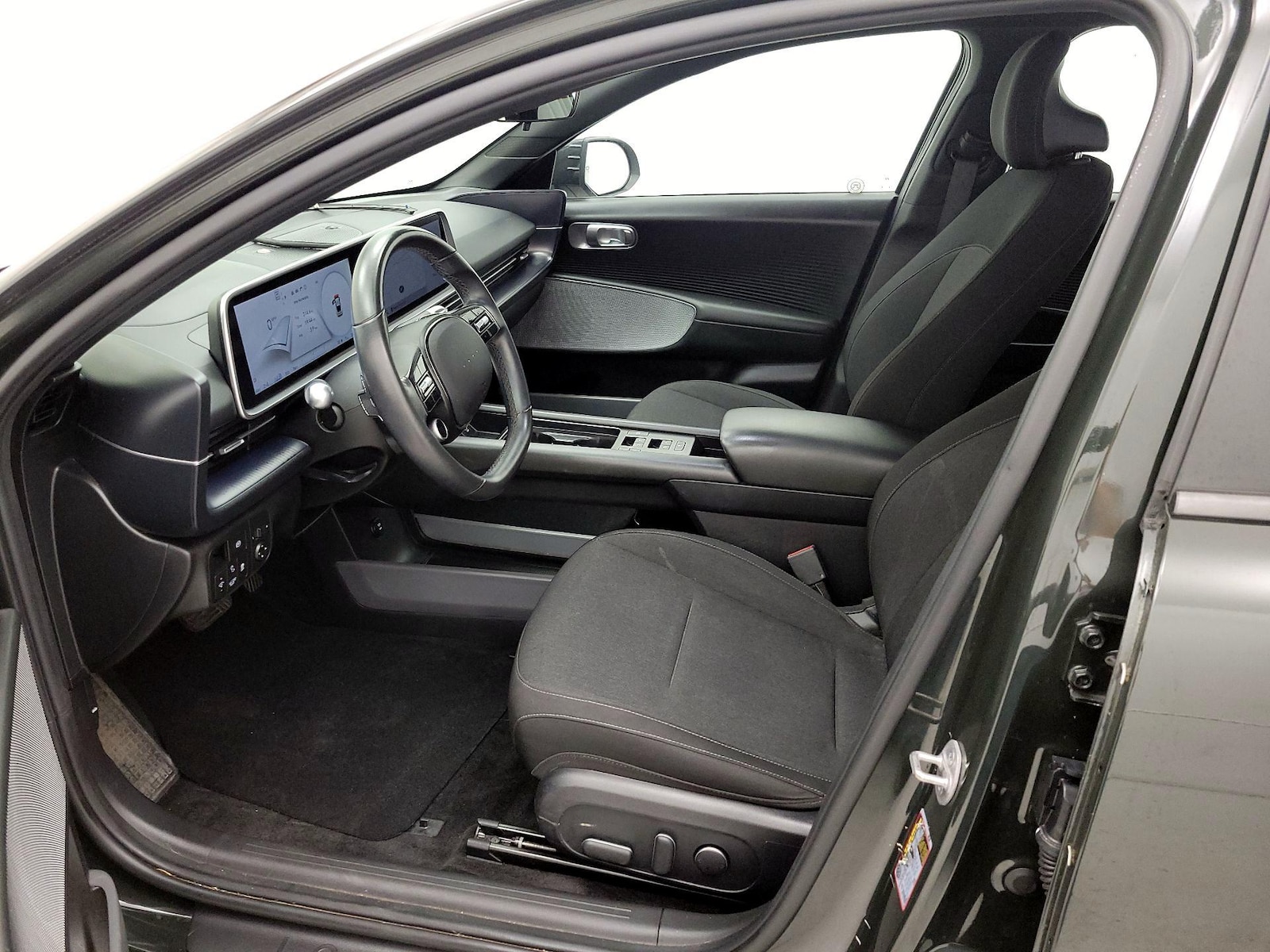 2023 Hyundai IONIQ 6 SE - Photo 12