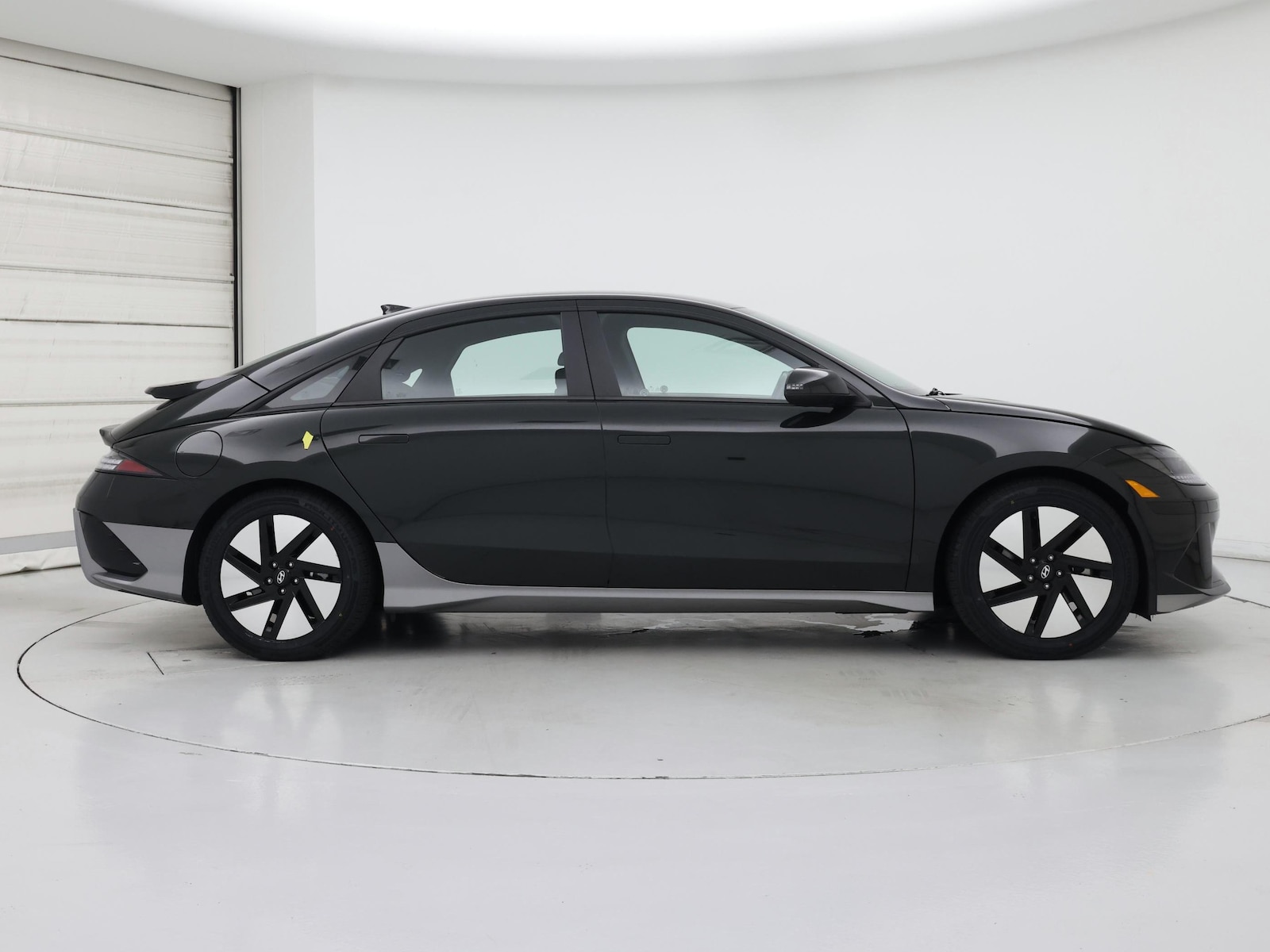 2023 Hyundai IONIQ 6 SE - Photo 8