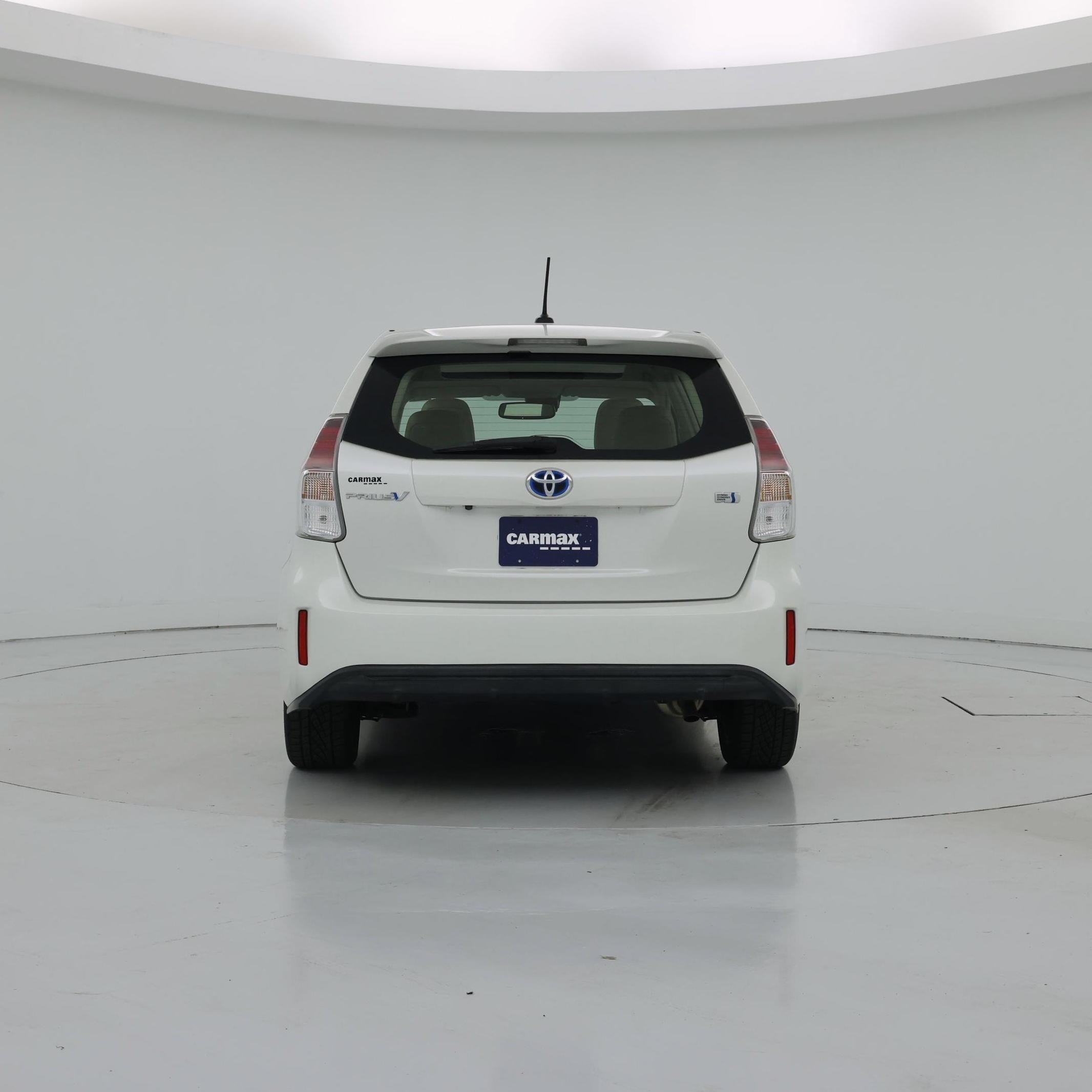 Thumbnail: 2017 Toyota Prius v - 6