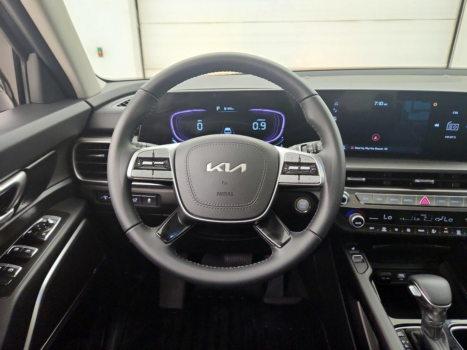 2025 Kia Telluride S - Photo 11
