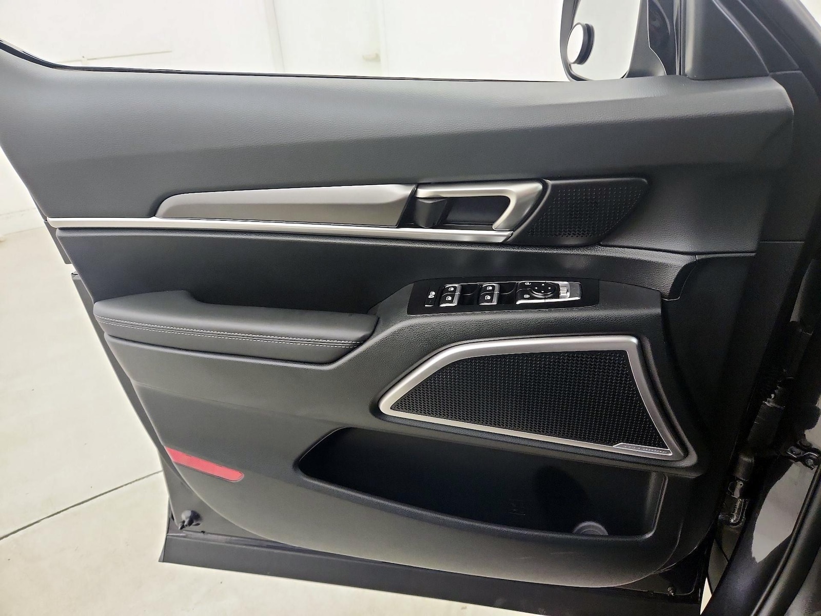 2025 Kia Telluride S - Photo 13