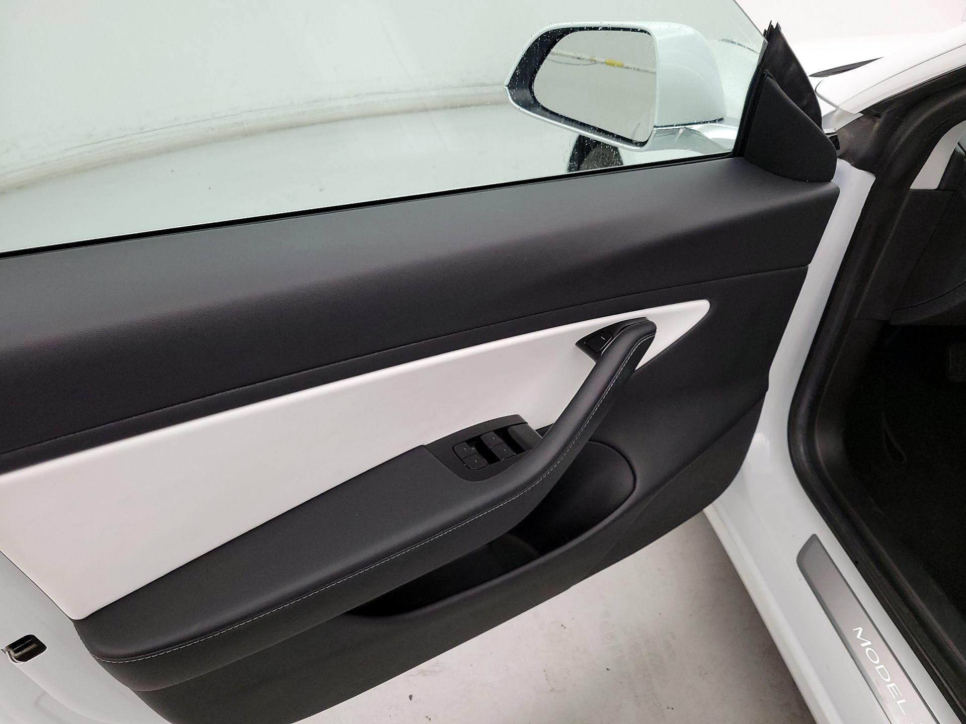 Thumbnail: 2020 Tesla Model 3 - 12
