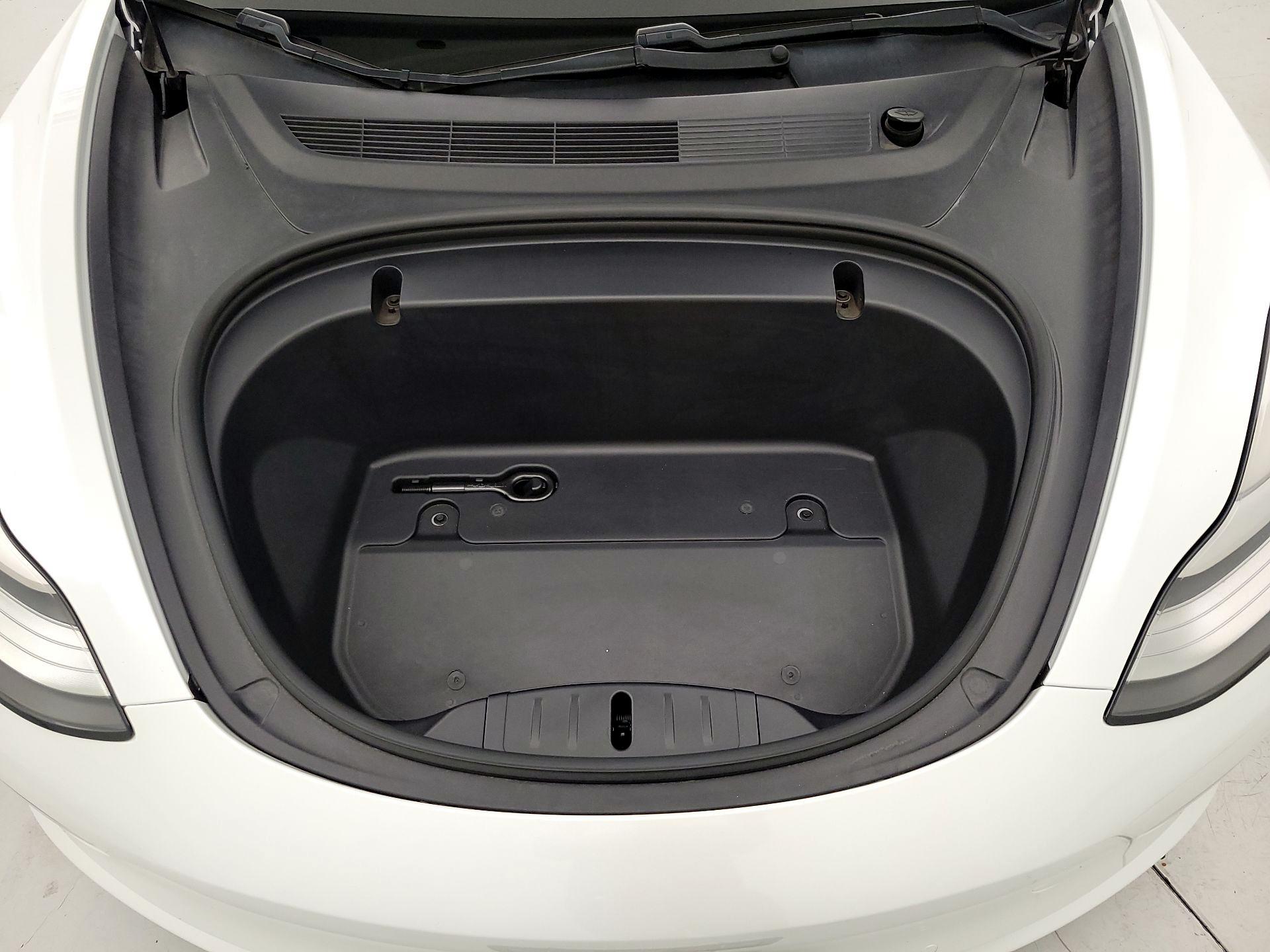 Thumbnail: 2020 Tesla Model 3 - 20