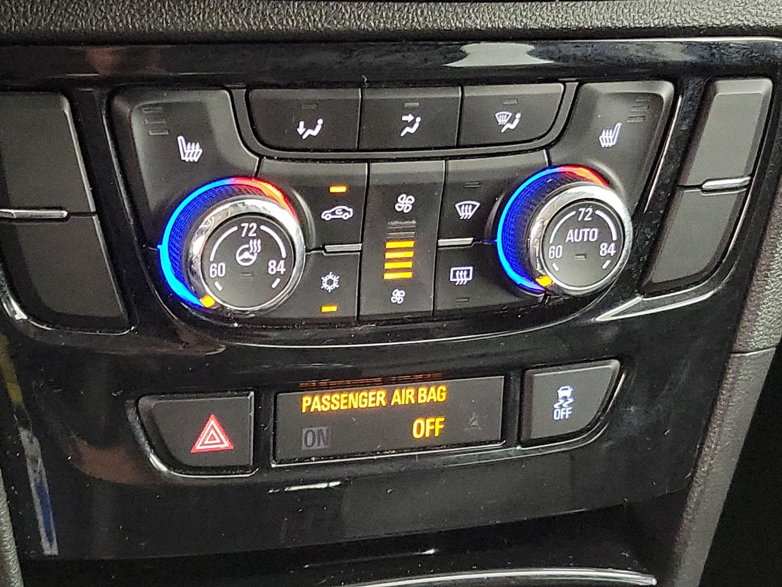 2020 Buick Encore Essence - Photo 17