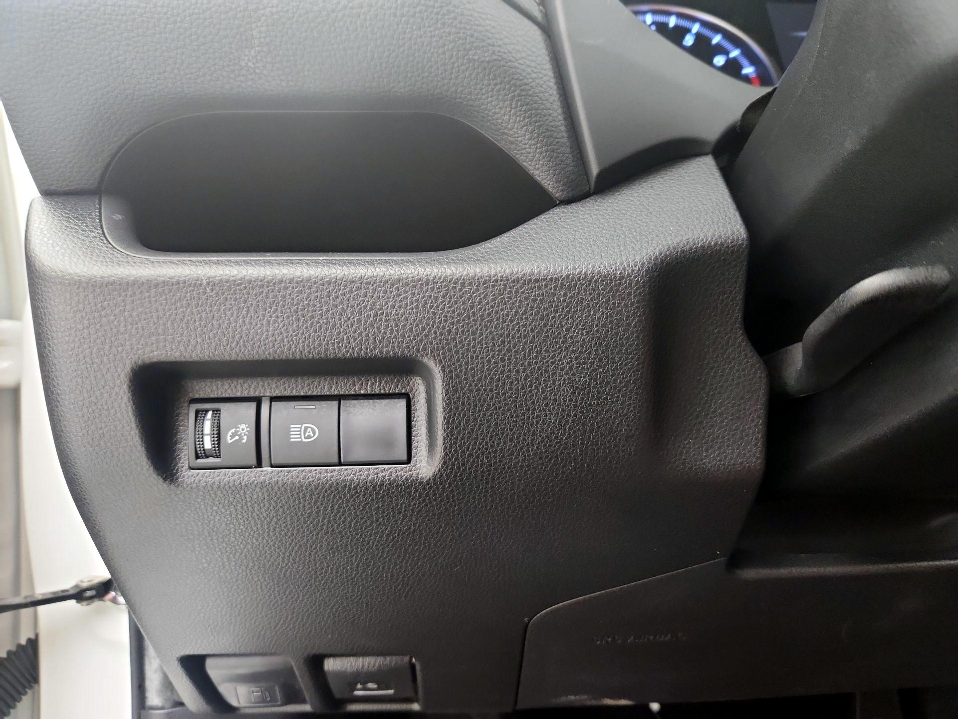 Thumbnail: 2019 Toyota RAV4 - 13