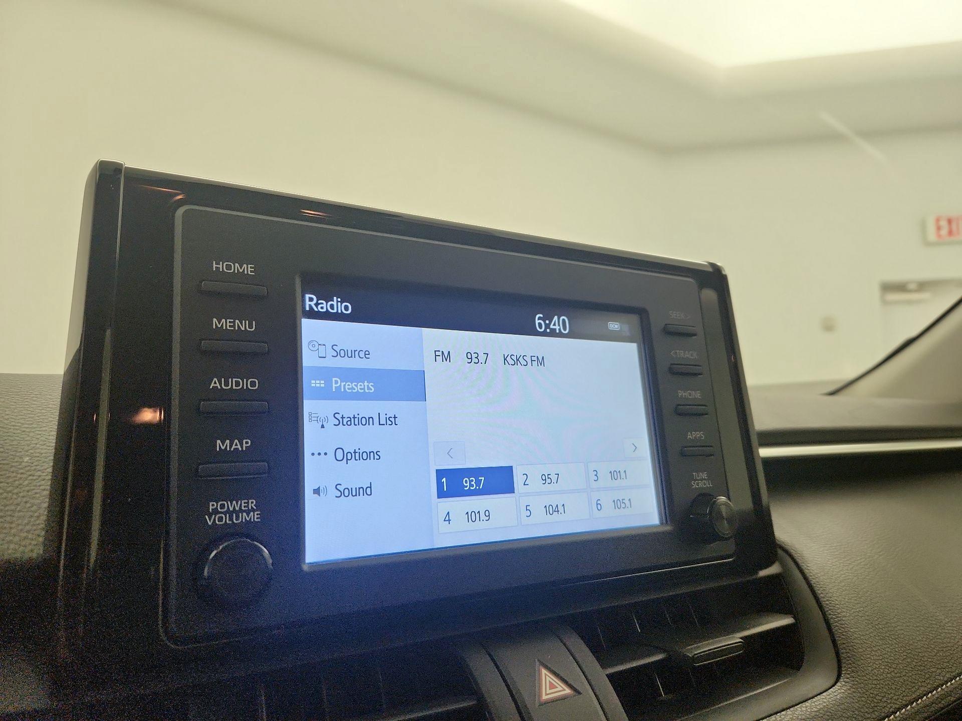 Thumbnail: 2019 Toyota RAV4 - 15