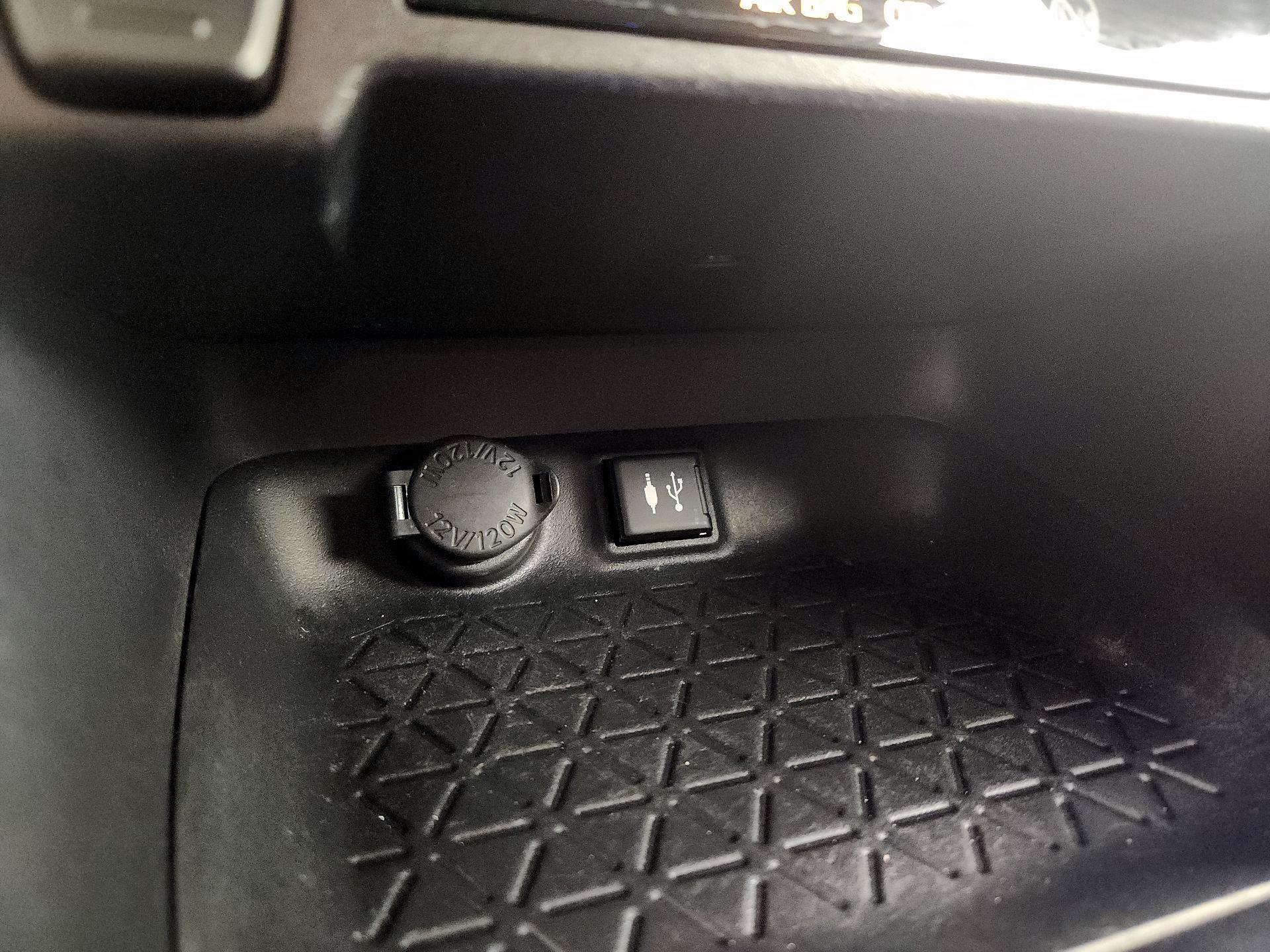 Thumbnail: 2019 Toyota RAV4 - 18