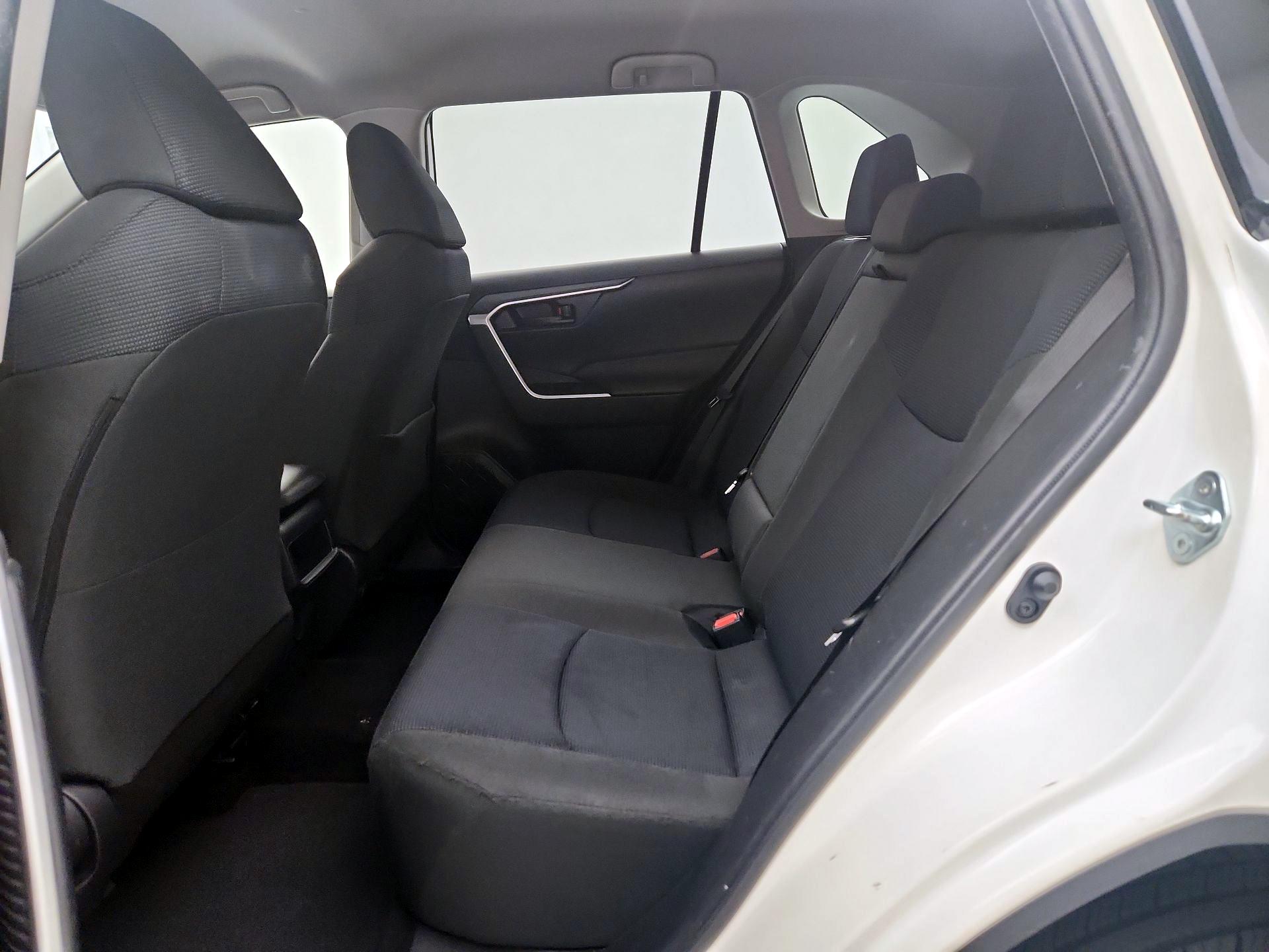 Thumbnail: 2019 Toyota RAV4 - 19