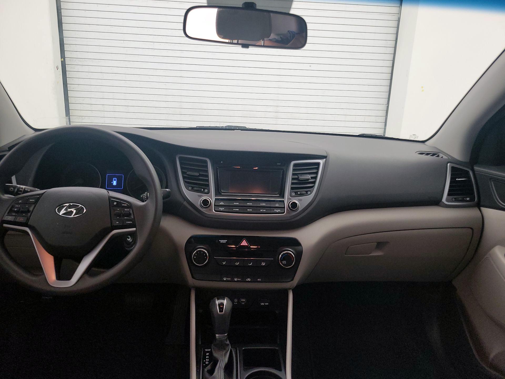 Thumbnail: 2017 Hyundai Tucson - 9