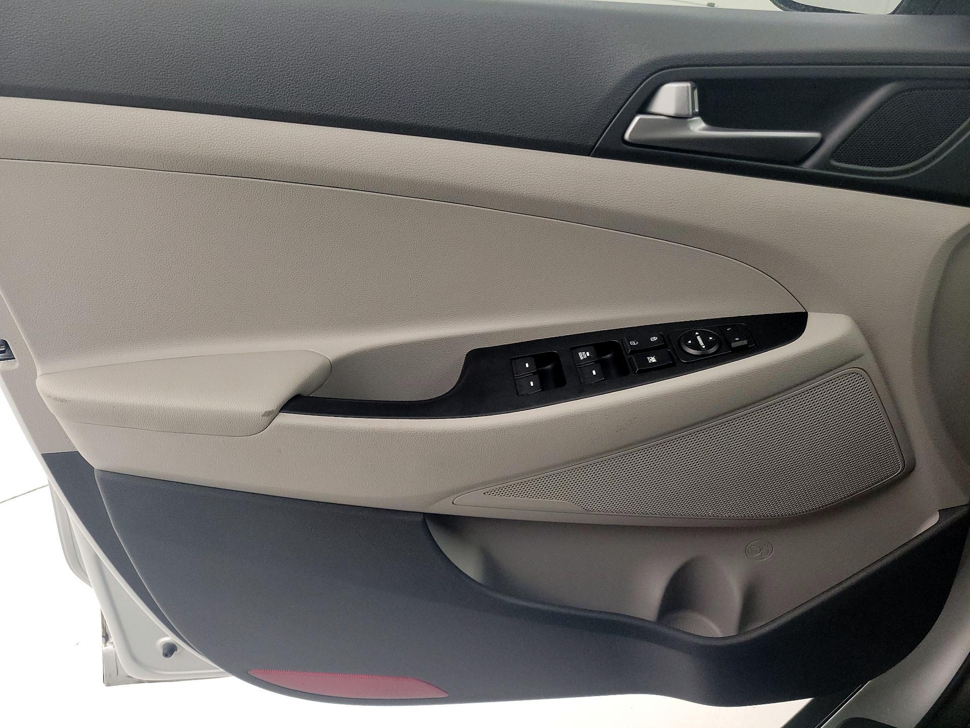 Thumbnail: 2017 Hyundai Tucson - 12