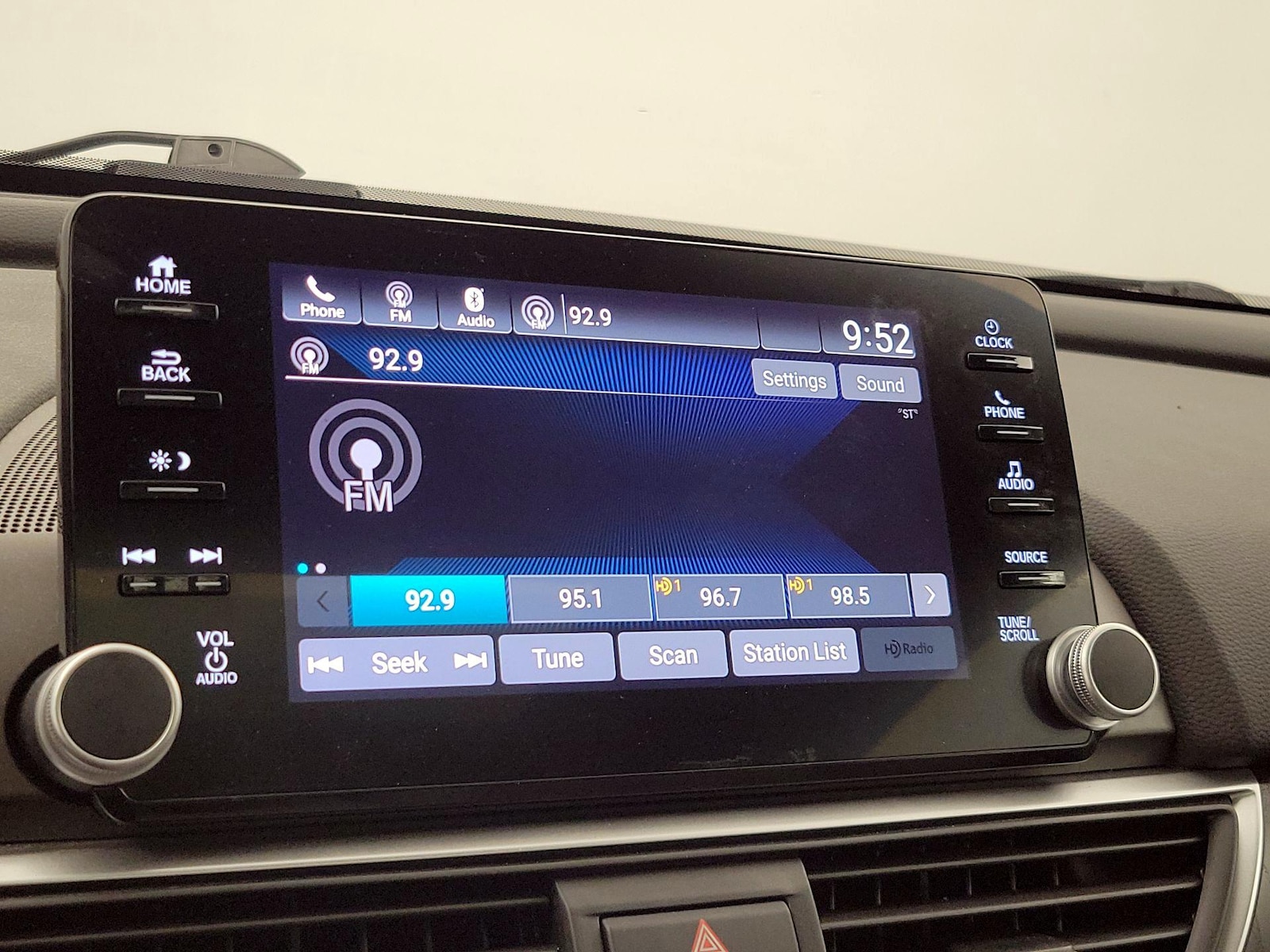2018 Honda Accord EX-L - Photo 16