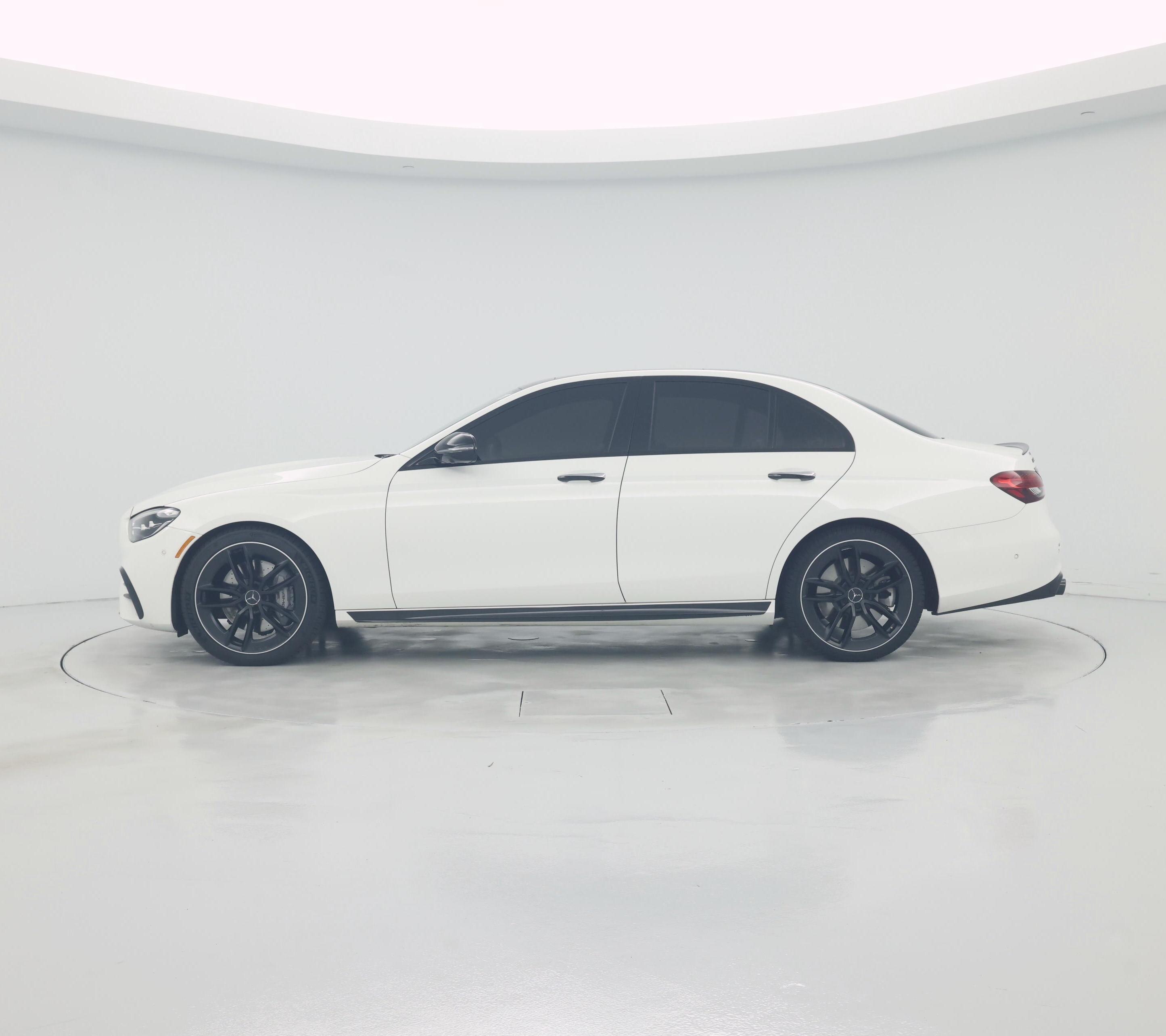 Thumbnail: 2022 Mercedes-Benz E-Class - 3