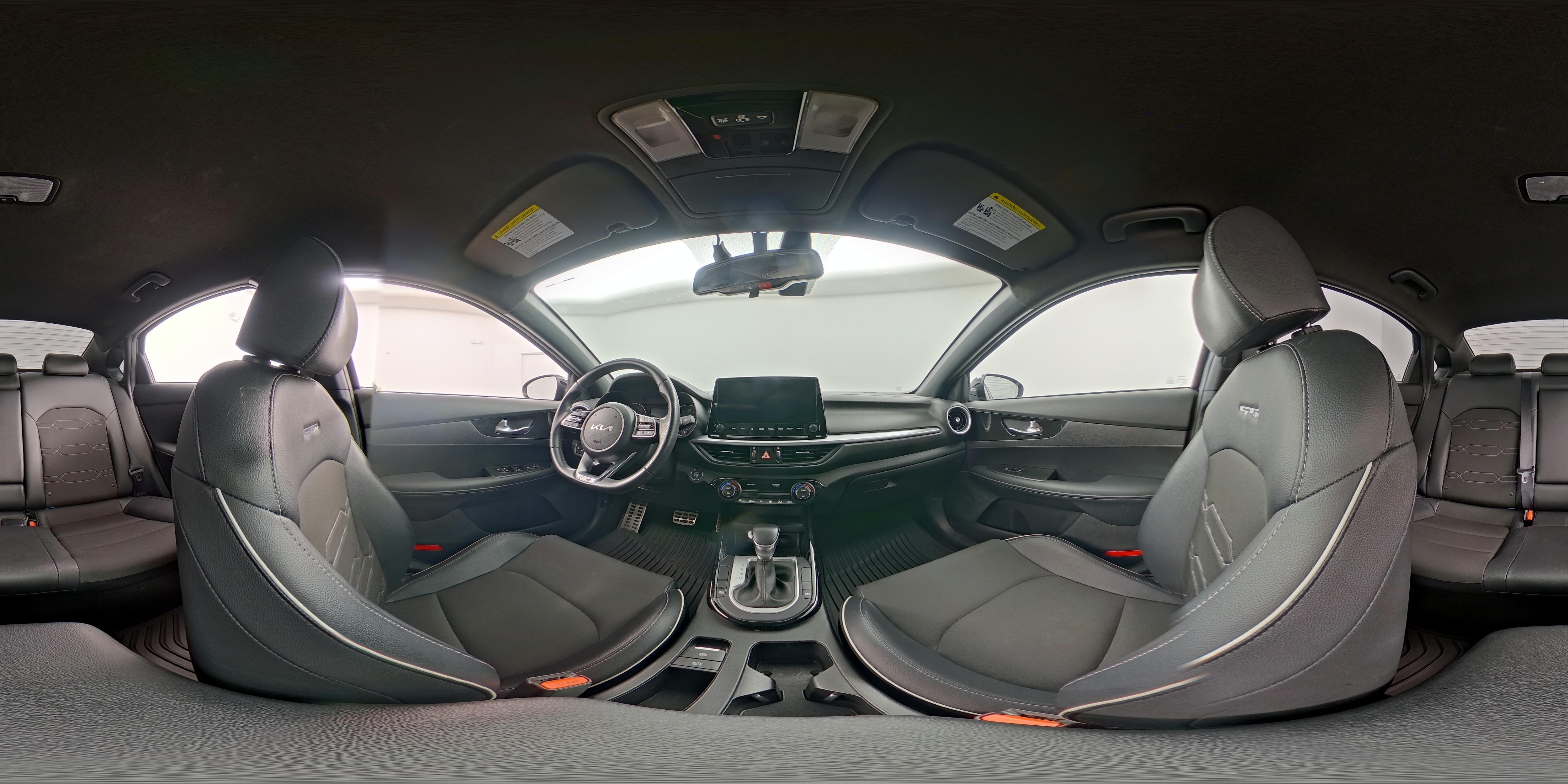 2024 Kia Forte GT-Line - Photo 23