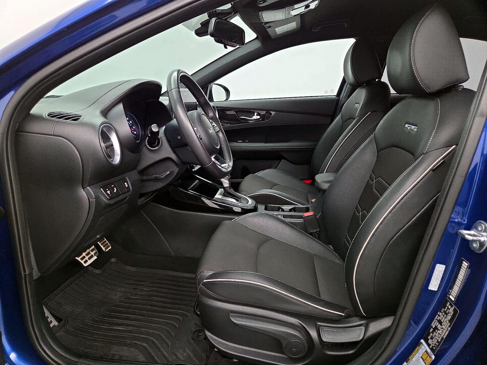 2024 Kia Forte GT-Line - Photo 10