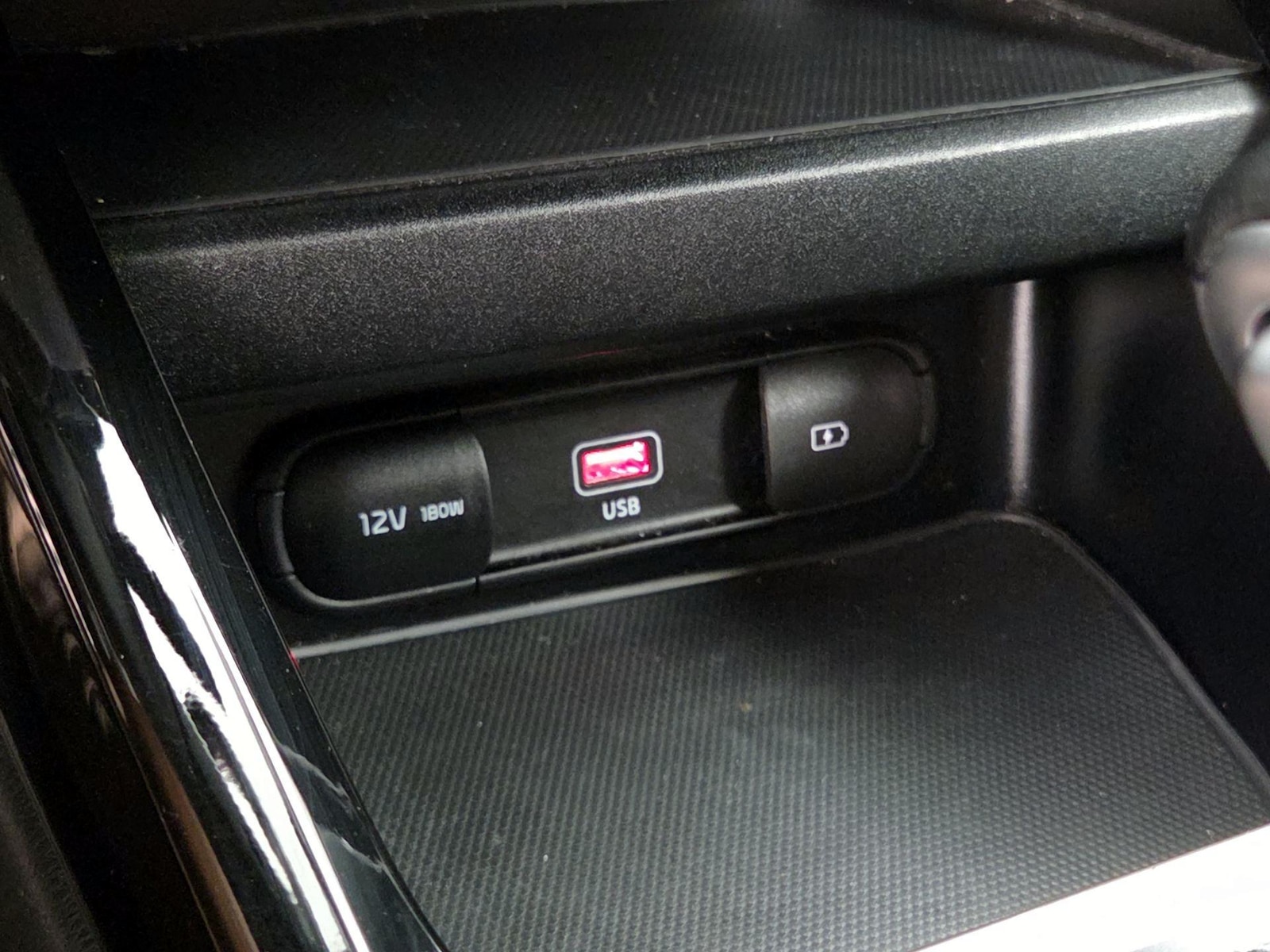2024 Kia Forte GT-Line - Photo 18
