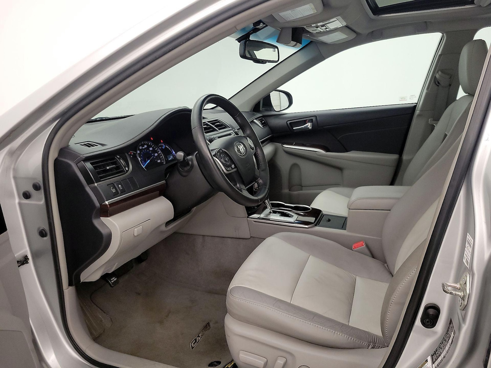 2014 Toyota Camry XLE - Photo 12