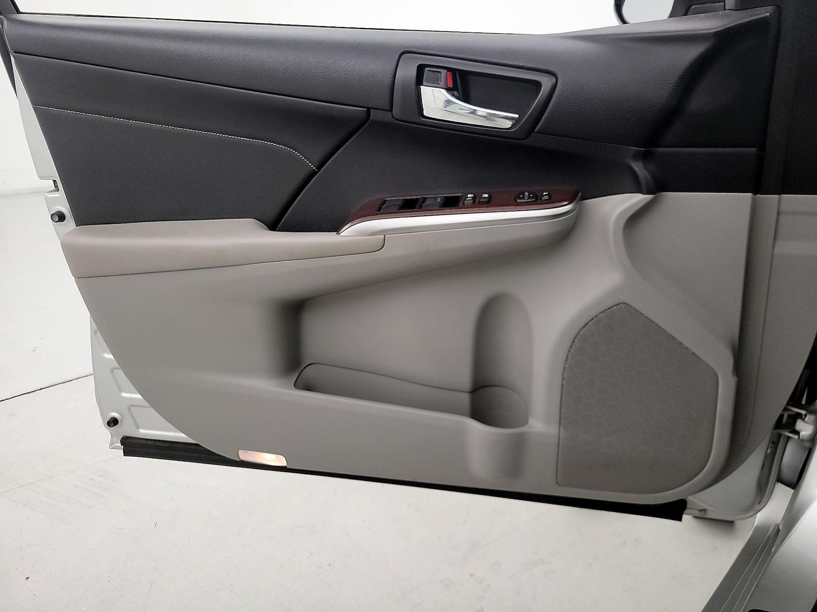 2014 Toyota Camry XLE - Photo 13